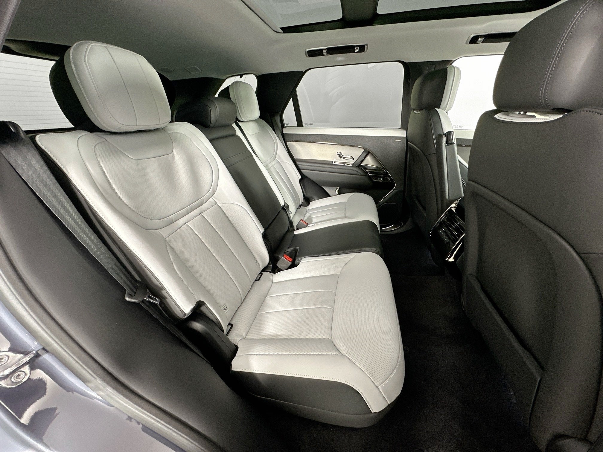 2026 Land Rover Range Rover Sport Plug-in Hybrid Dynamic SE