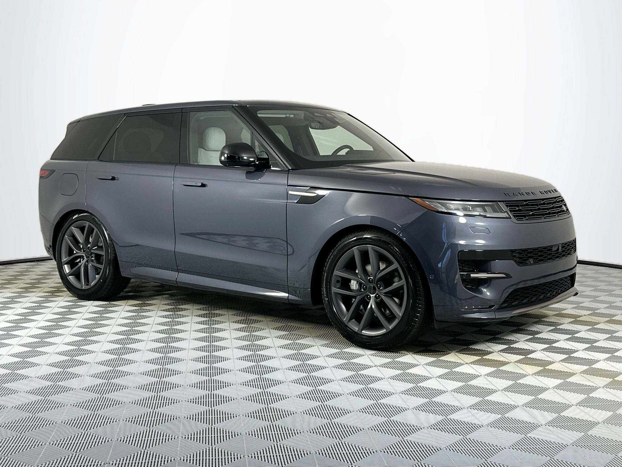2026 Land Rover Range Rover Sport Plug-in Hybrid Dynamic SE