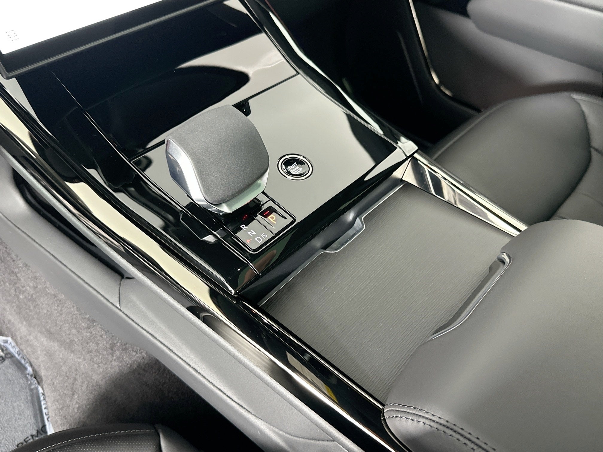 2025 Land Rover Range Rover Sport Dynamic SE