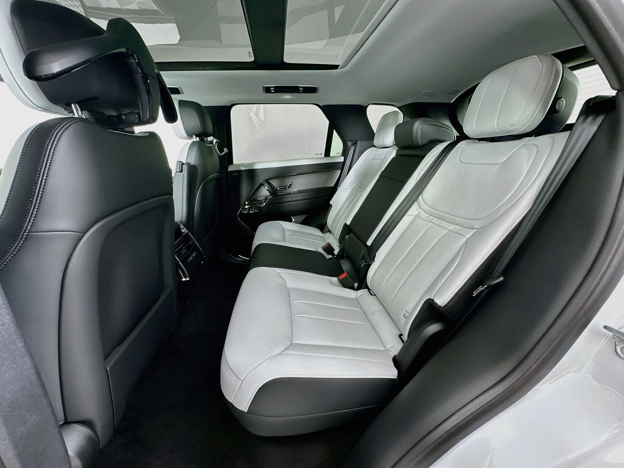 2026 Land Rover Range Rover Sport Dynamic SE