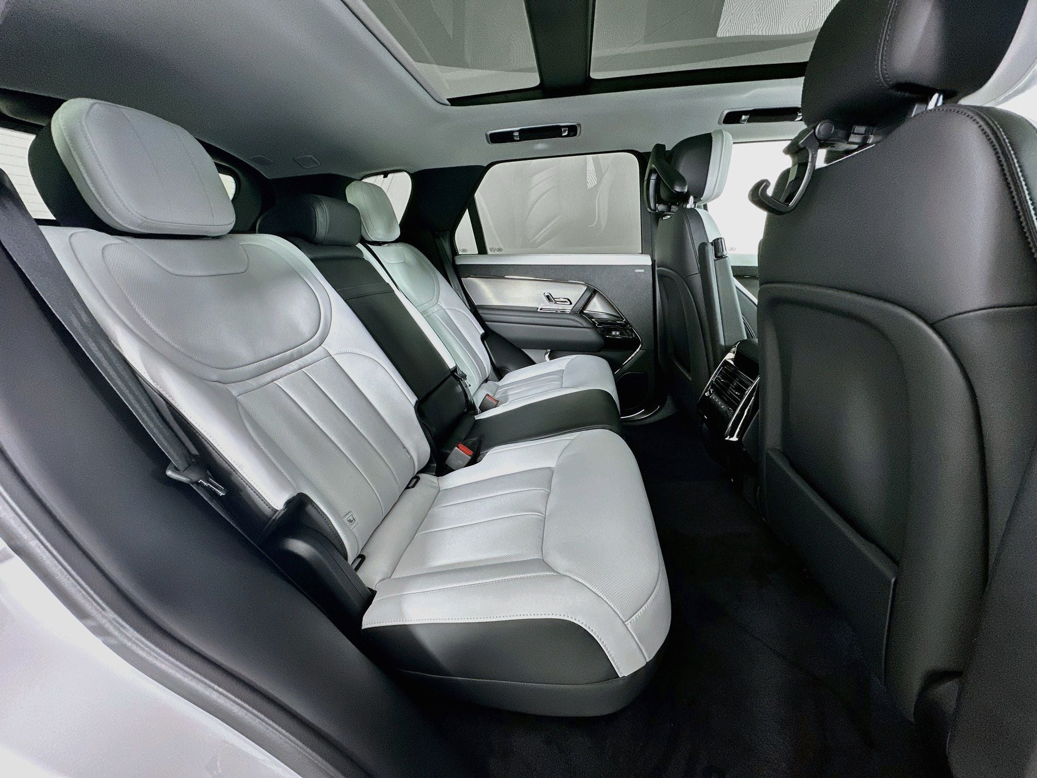 2026 Land Rover Range Rover Sport Dynamic SE