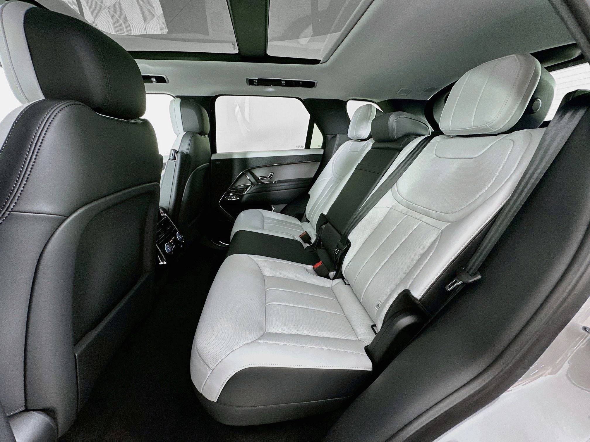 2026 Land Rover Range Rover Sport Dynamic SE