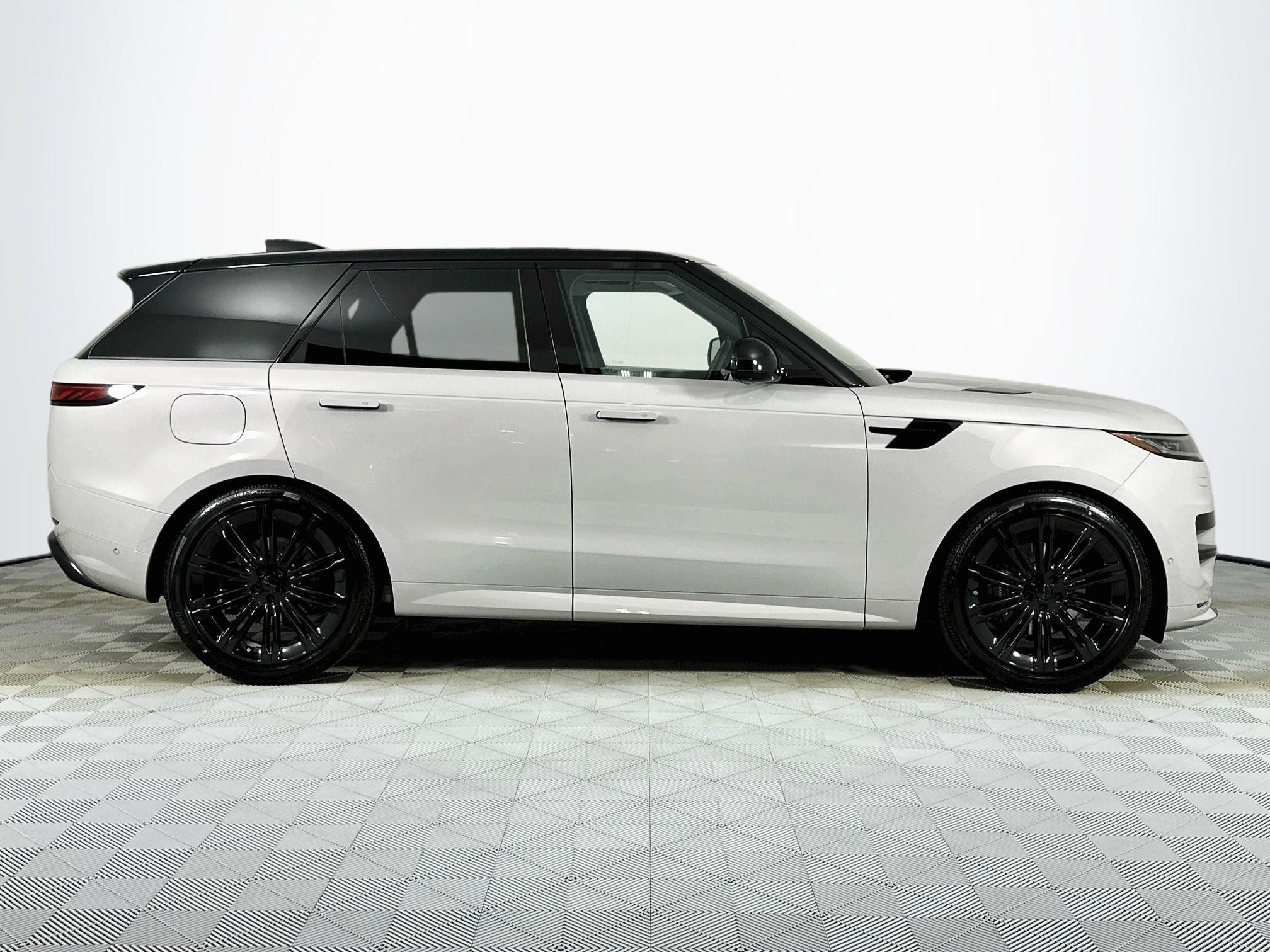 2026 Land Rover Range Rover Sport Dynamic SE