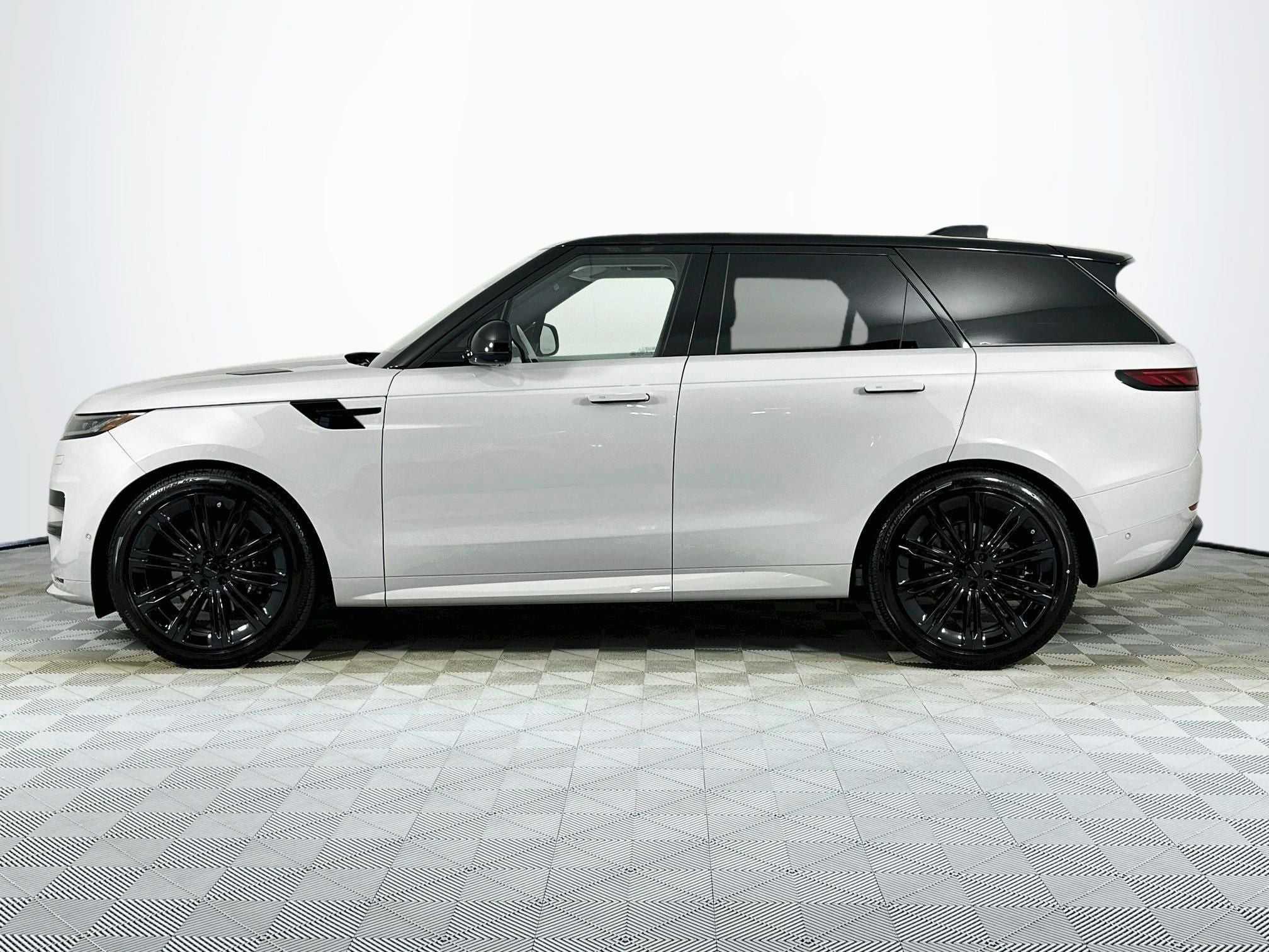 2026 Land Rover Range Rover Sport Dynamic SE