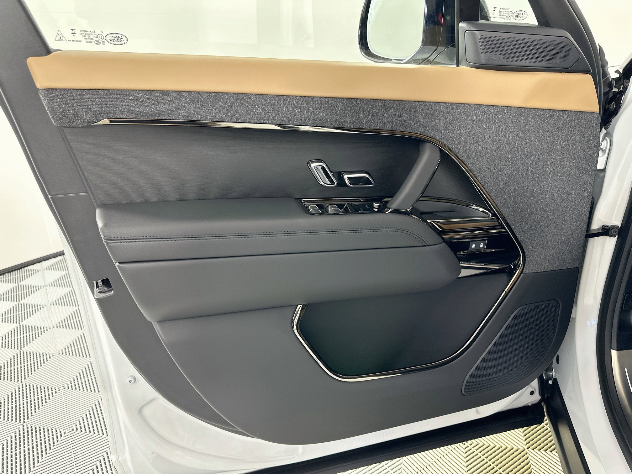2027 Land Rover Range Rover Sport Dynamic SE