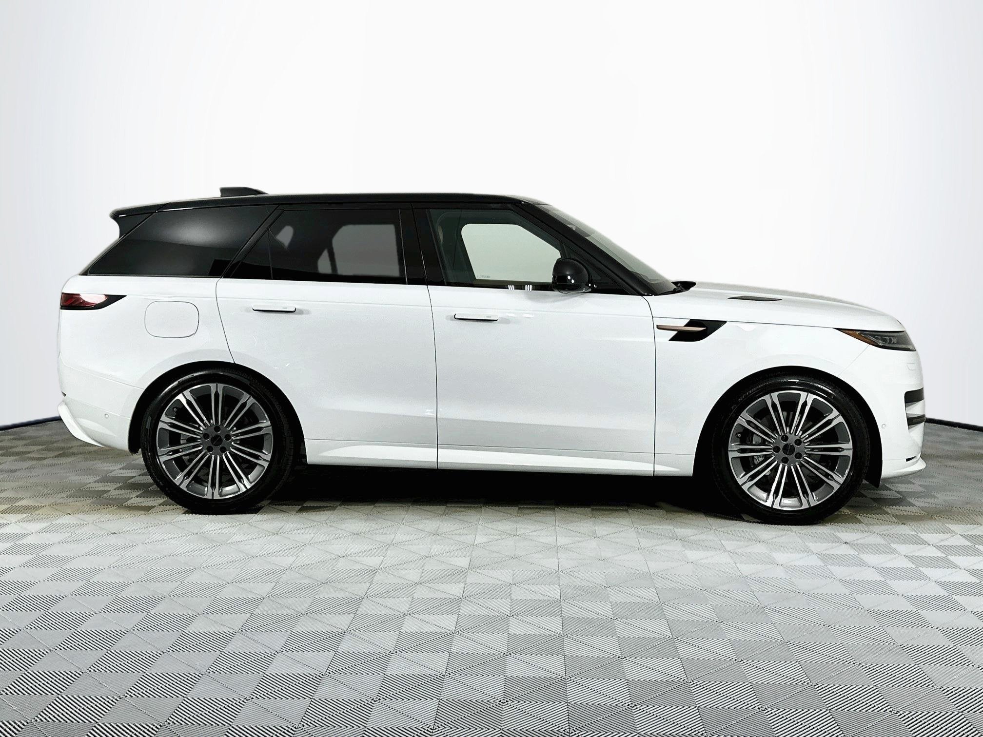 2027 Land Rover Range Rover Sport Dynamic SE