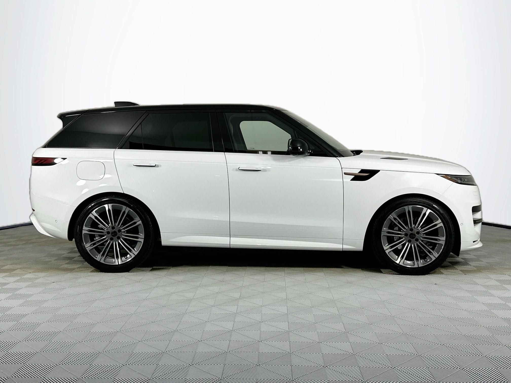 2026 Land Rover Range Rover Sport Dynamic SE