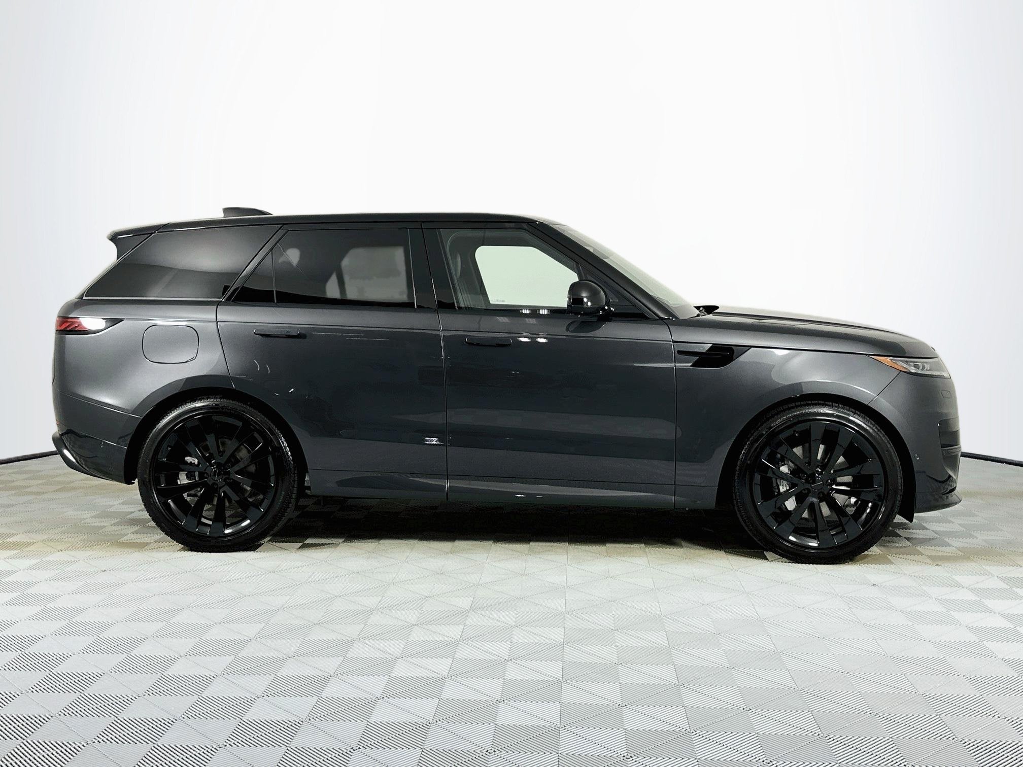 2027 Land Rover Range Rover Sport Dynamic SE