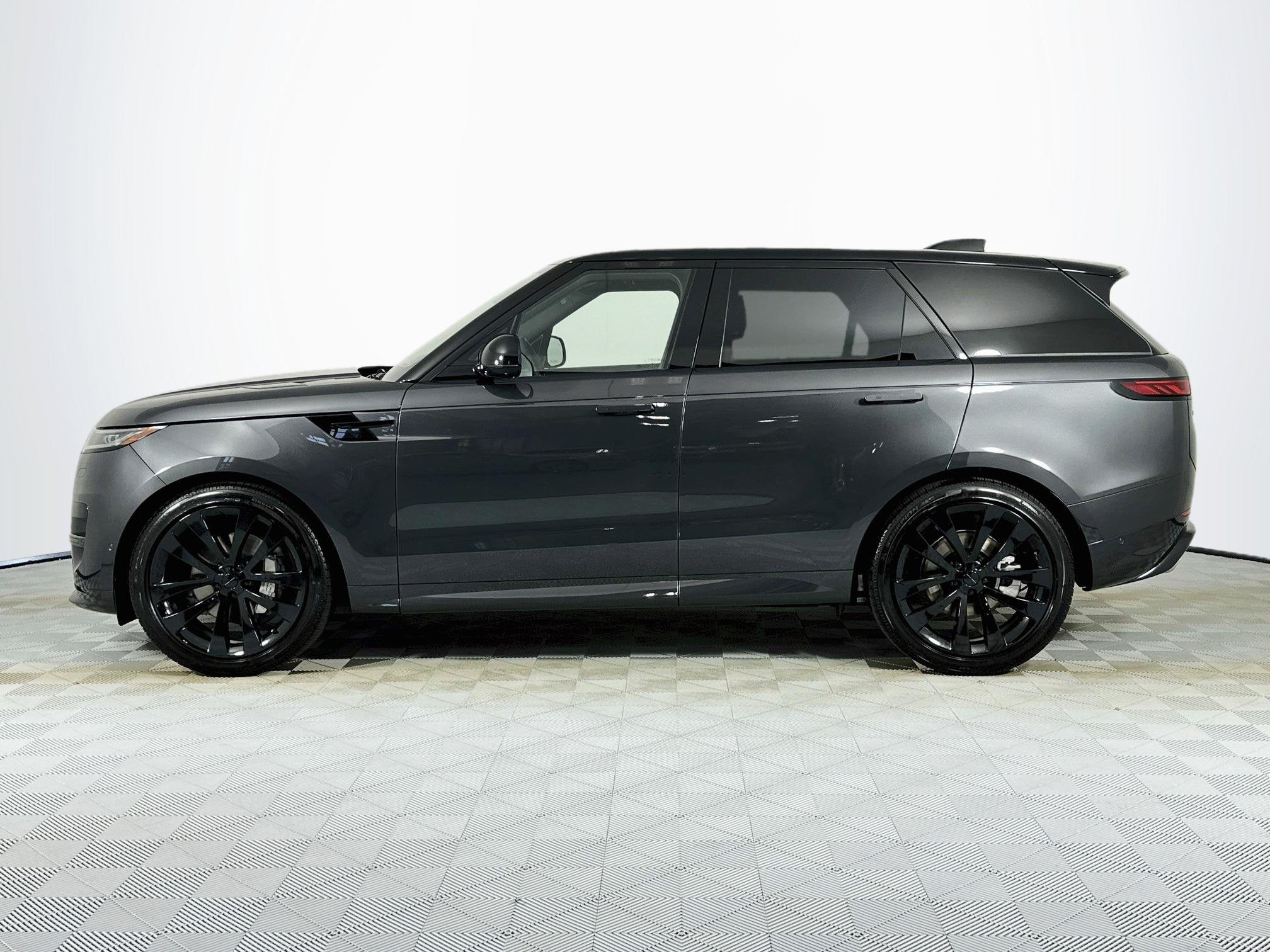 2027 Land Rover Range Rover Sport Dynamic SE