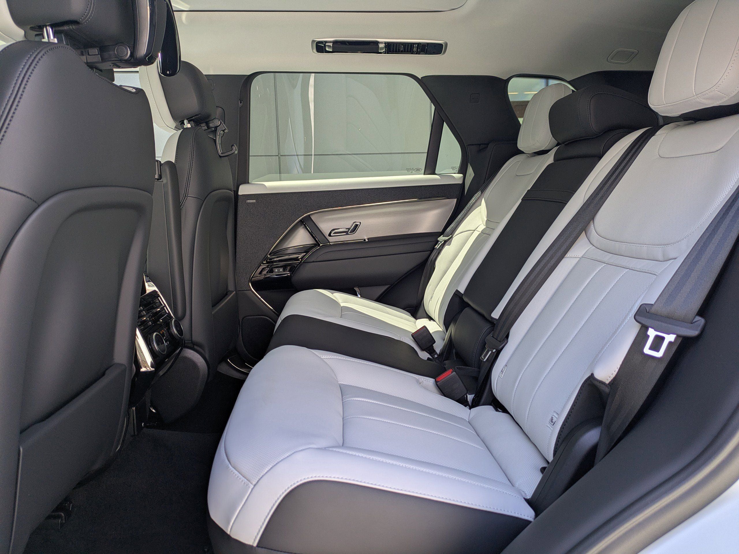 2026 Land Rover Range Rover Sport Dynamic SE