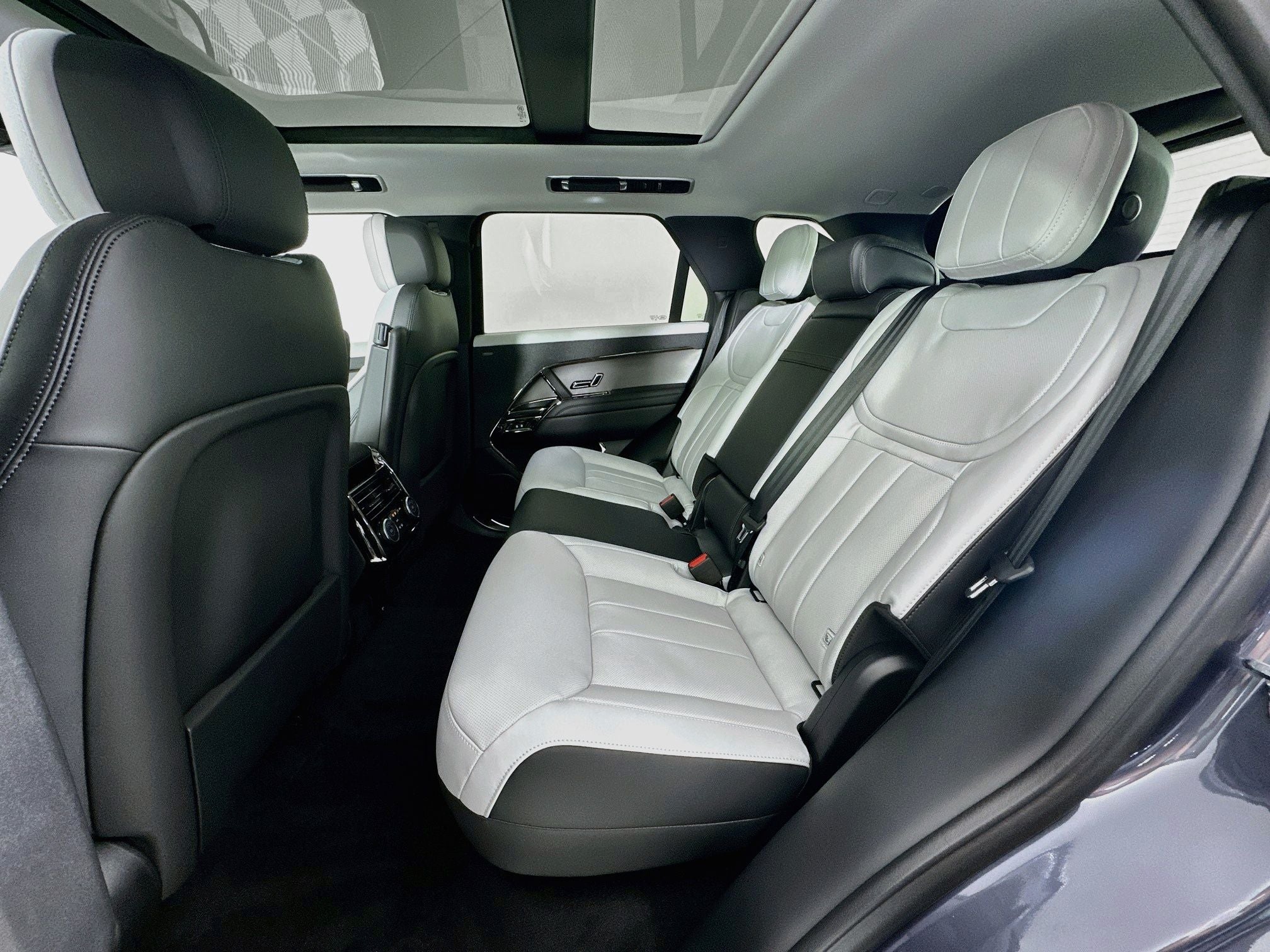 2026 Land Rover Range Rover Sport Dynamic SE