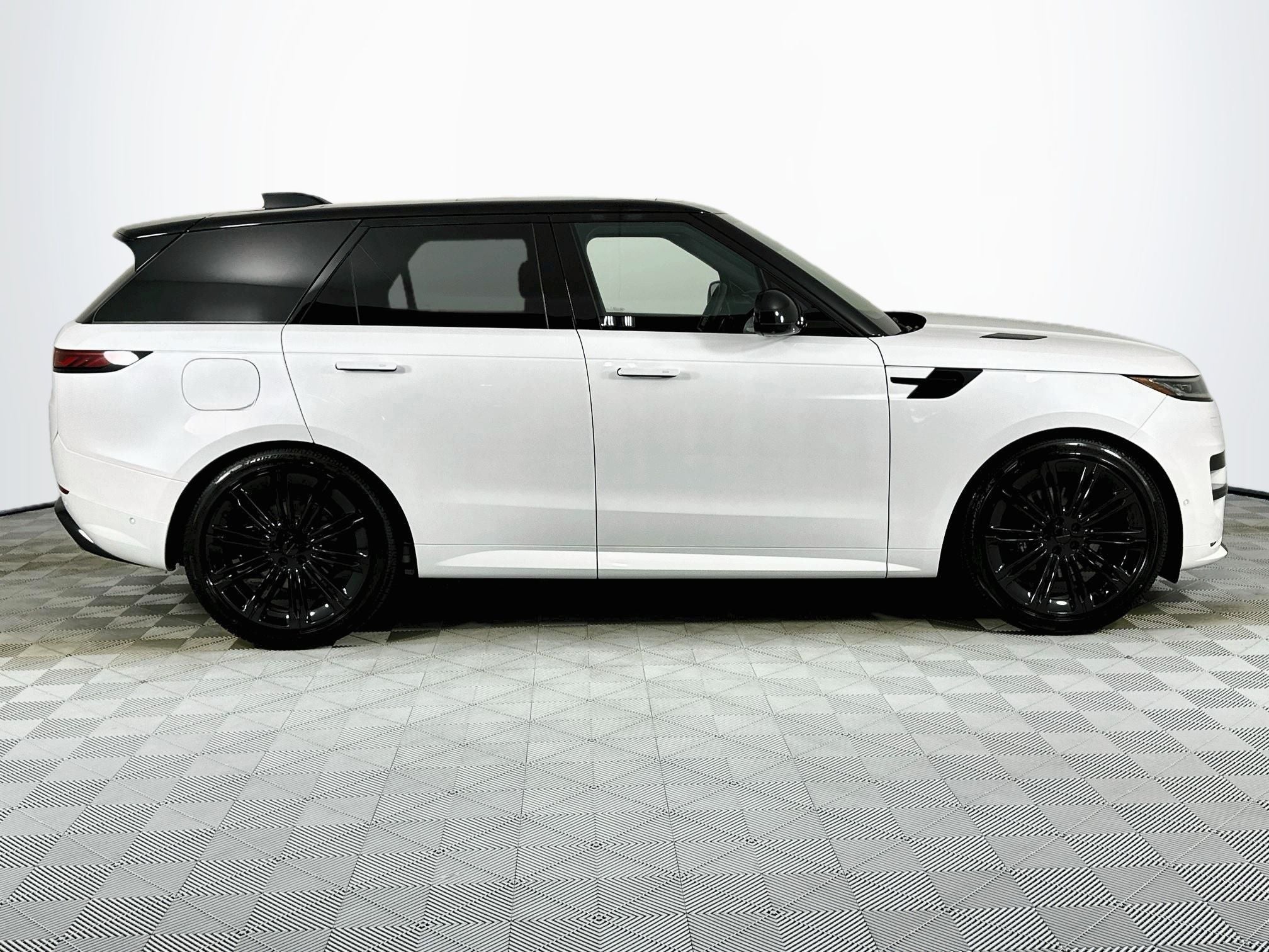 2026 Land Rover Range Rover Sport Dynamic SE