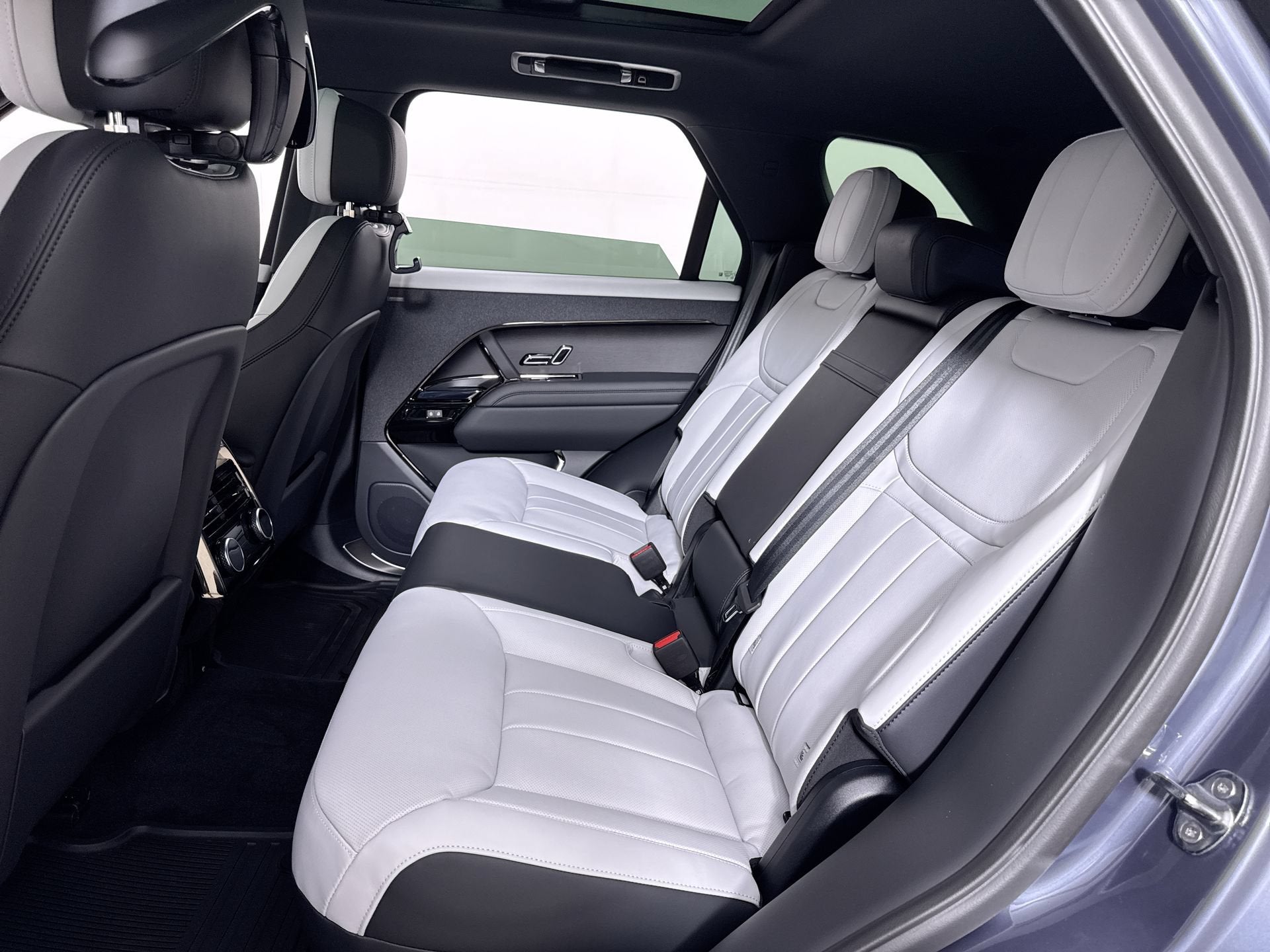 2027 Land Rover Range Rover Sport Dynamic SE