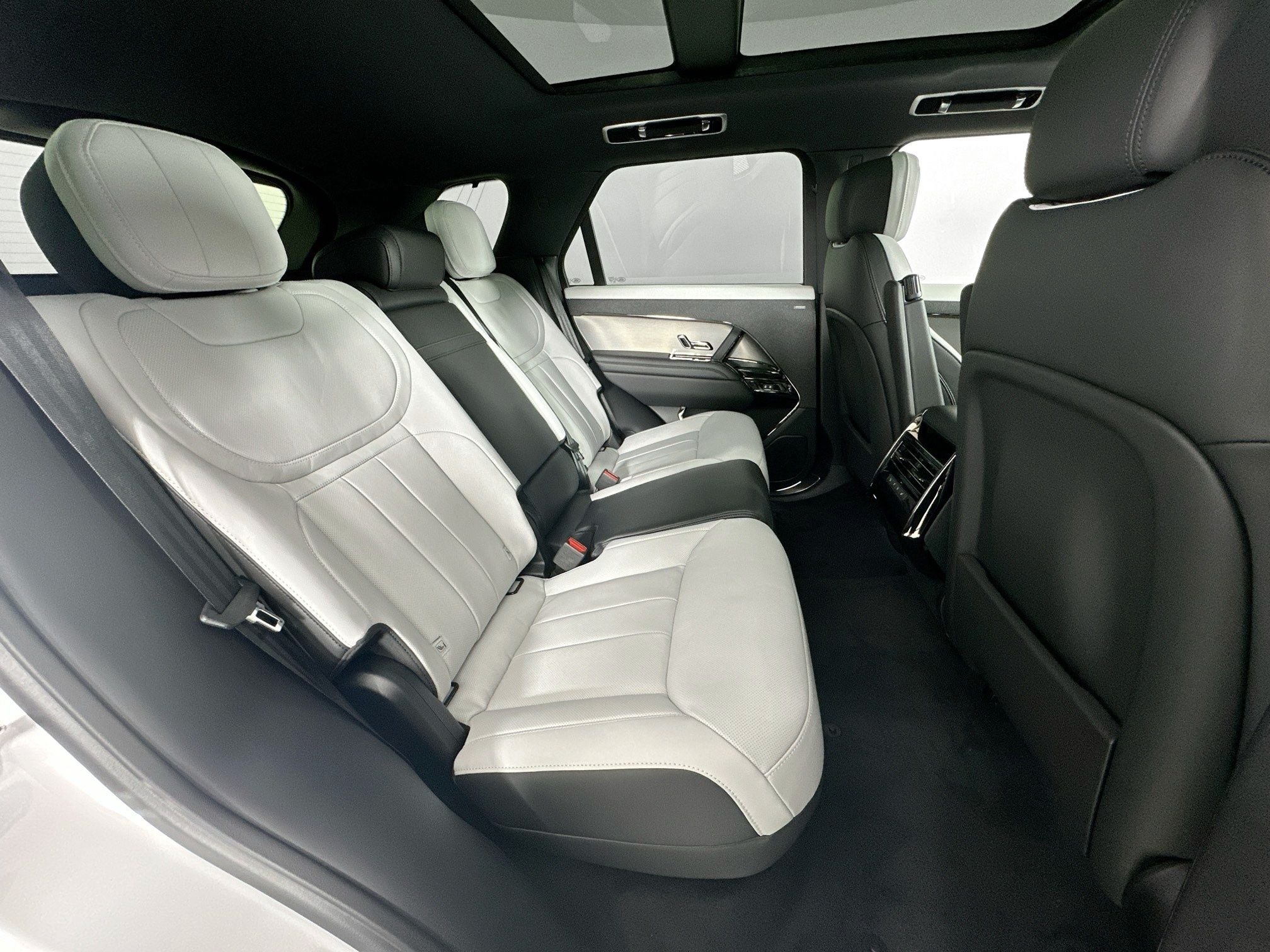 2026 Land Rover Range Rover Sport Dynamic SE