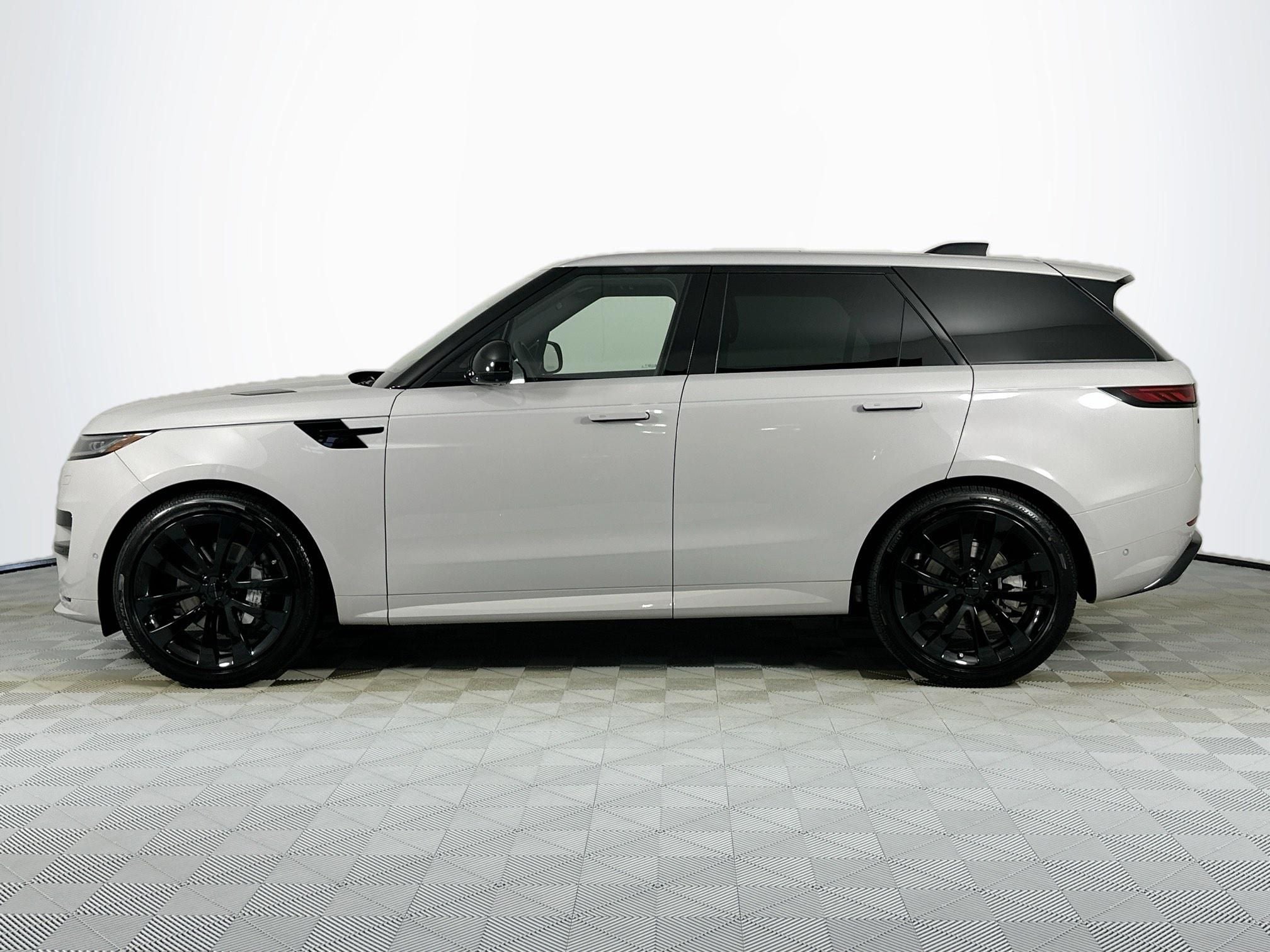 2026 Land Rover Range Rover Sport Dynamic SE