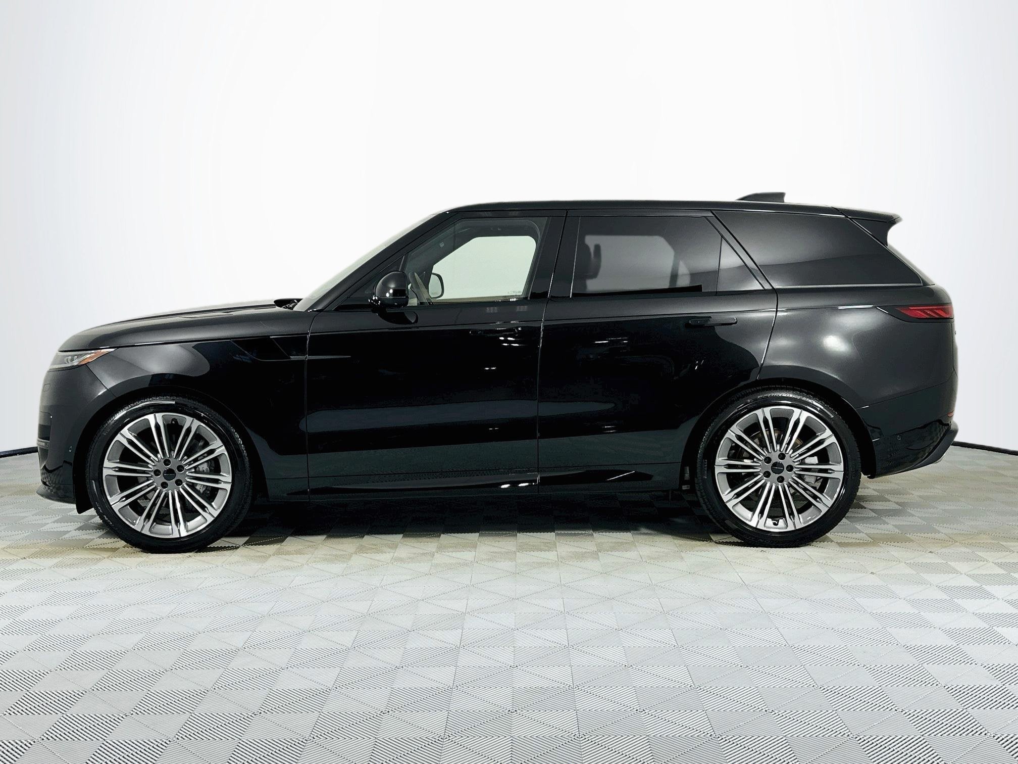 2027 Land Rover Range Rover Sport Dynamic SE