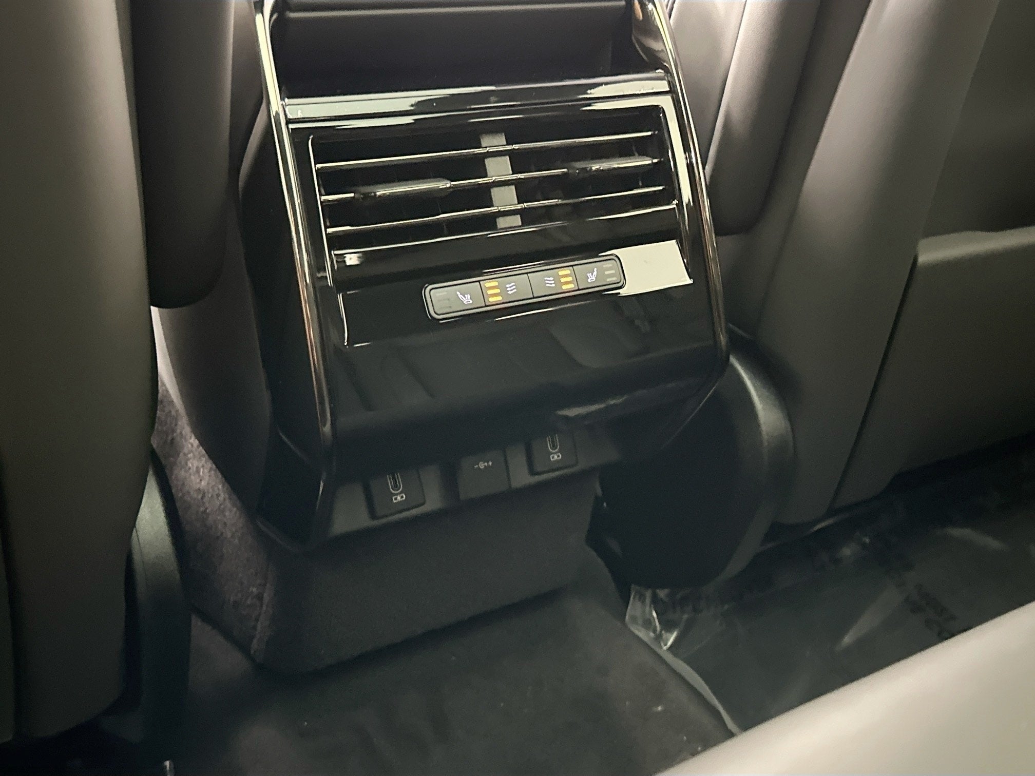 2026 Land Rover Range Rover Sport SE