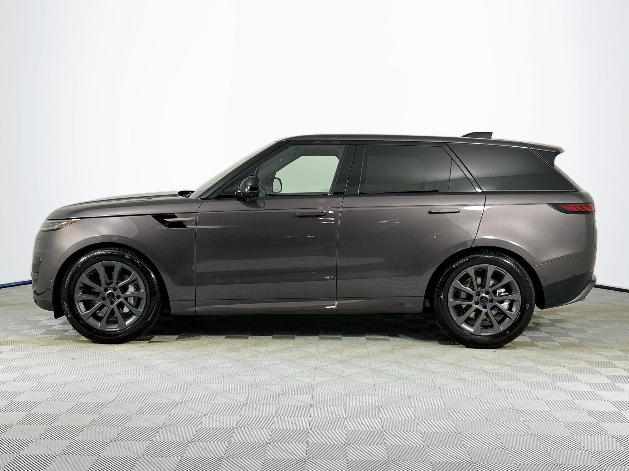 2026 Land Rover Range Rover Sport SE