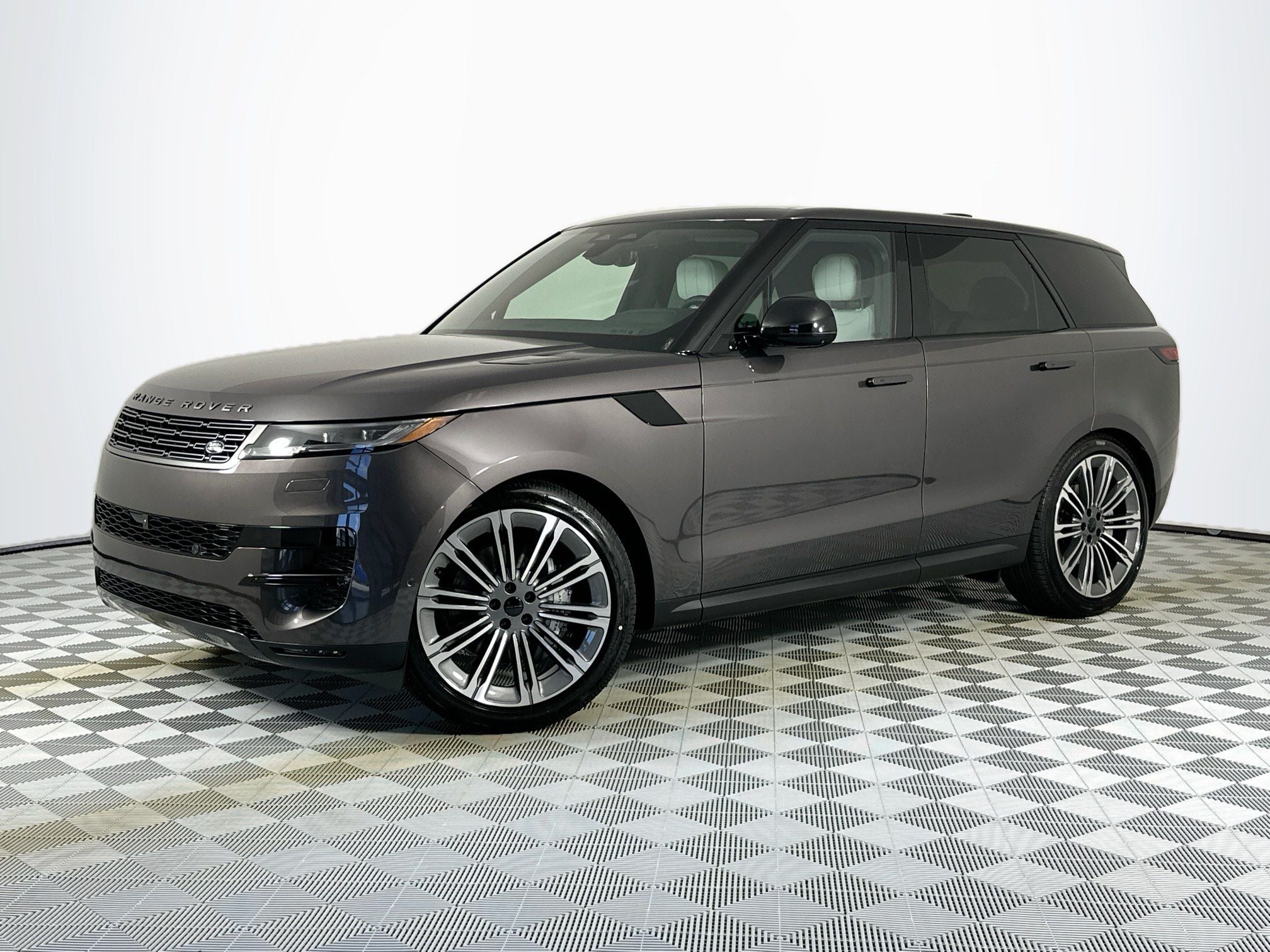 2026 Land Rover Range Rover Sport SE