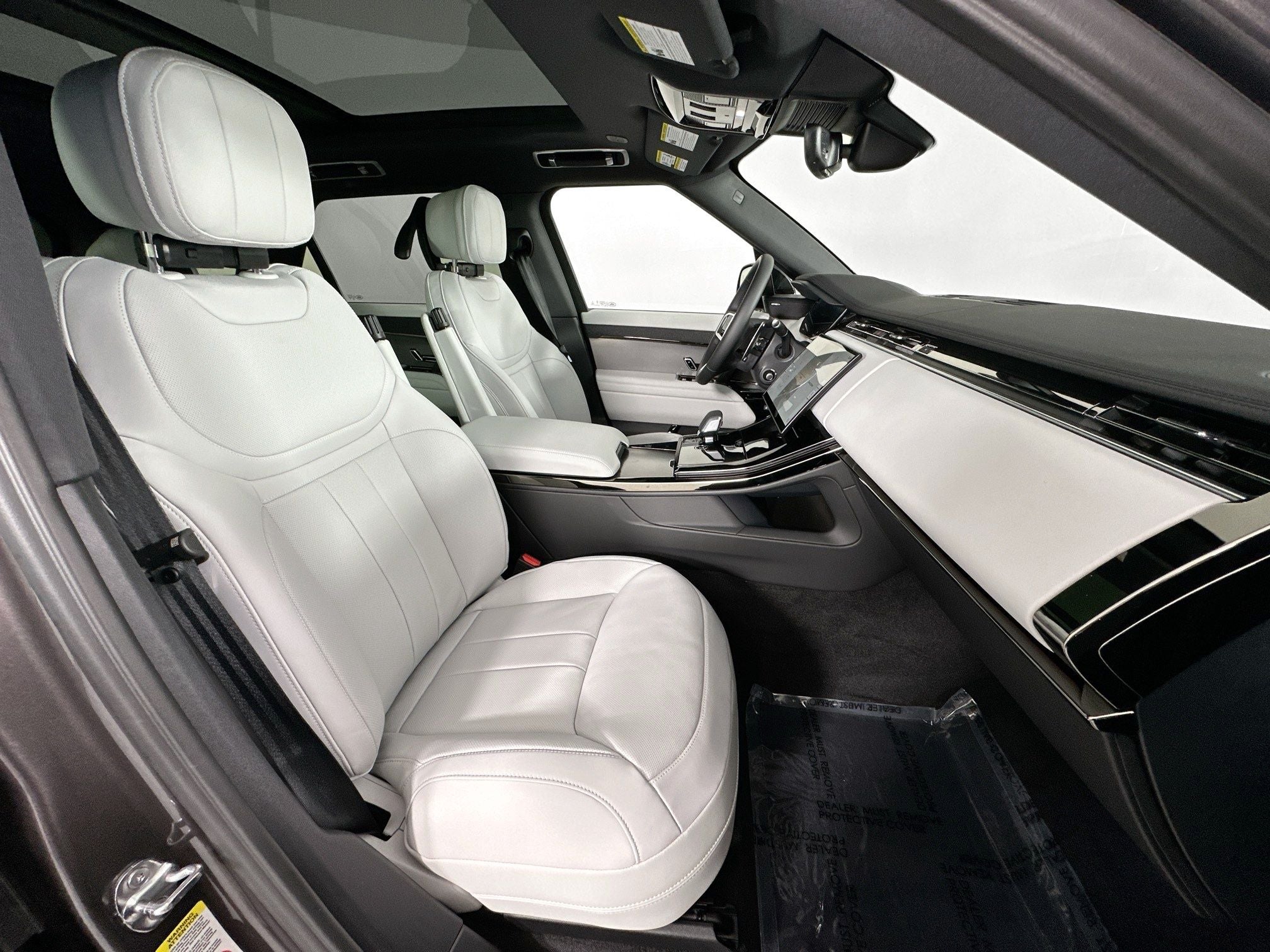 2026 Land Rover Range Rover Sport SE