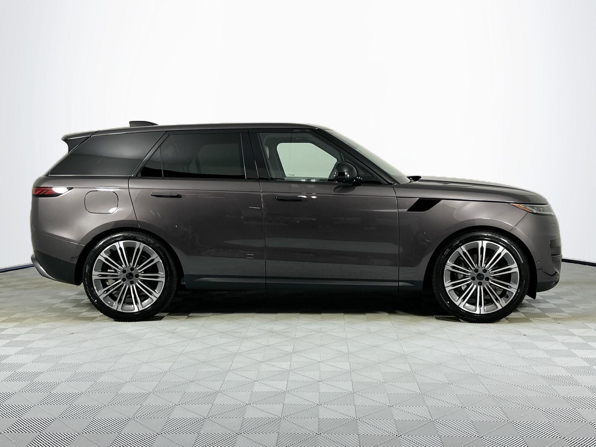 2026 Land Rover Range Rover Sport SE