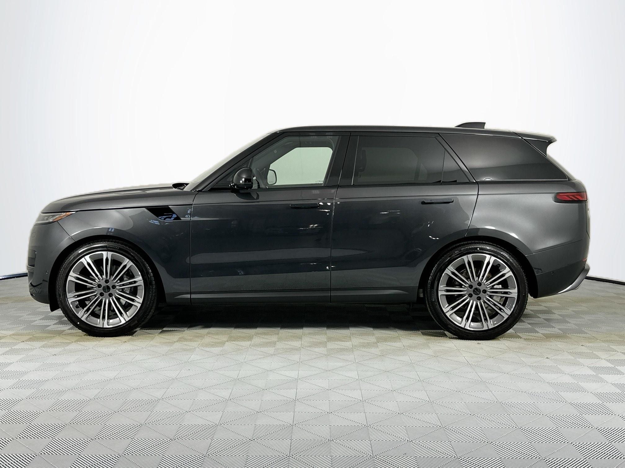 2026 Land Rover Range Rover Sport SE