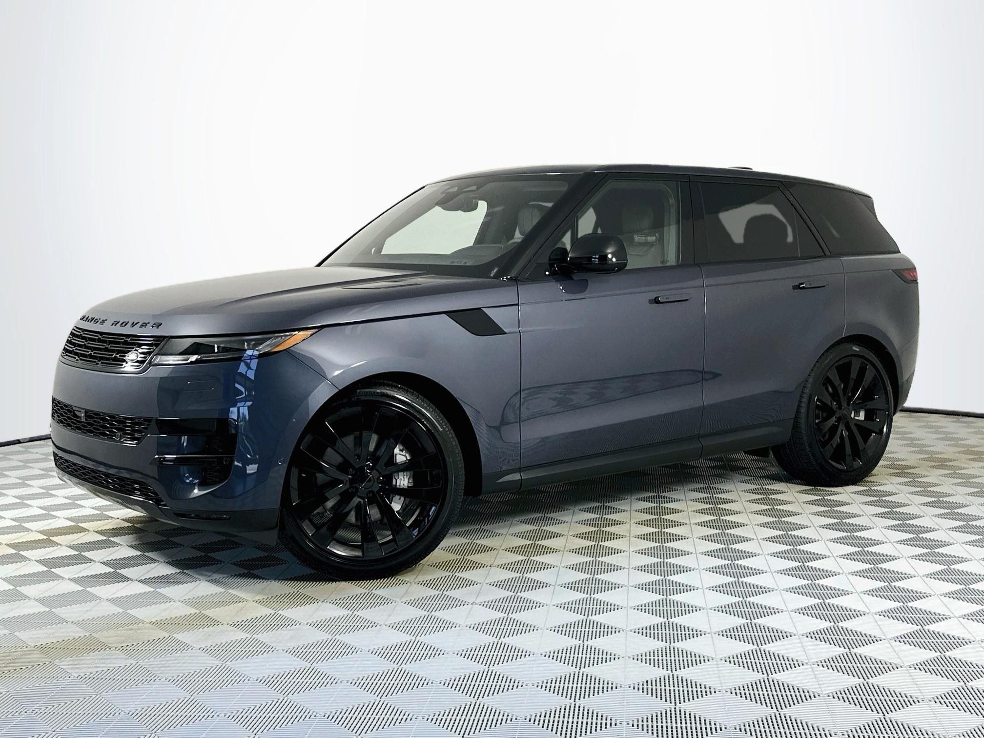 2026 Land Rover Range Rover Sport SE