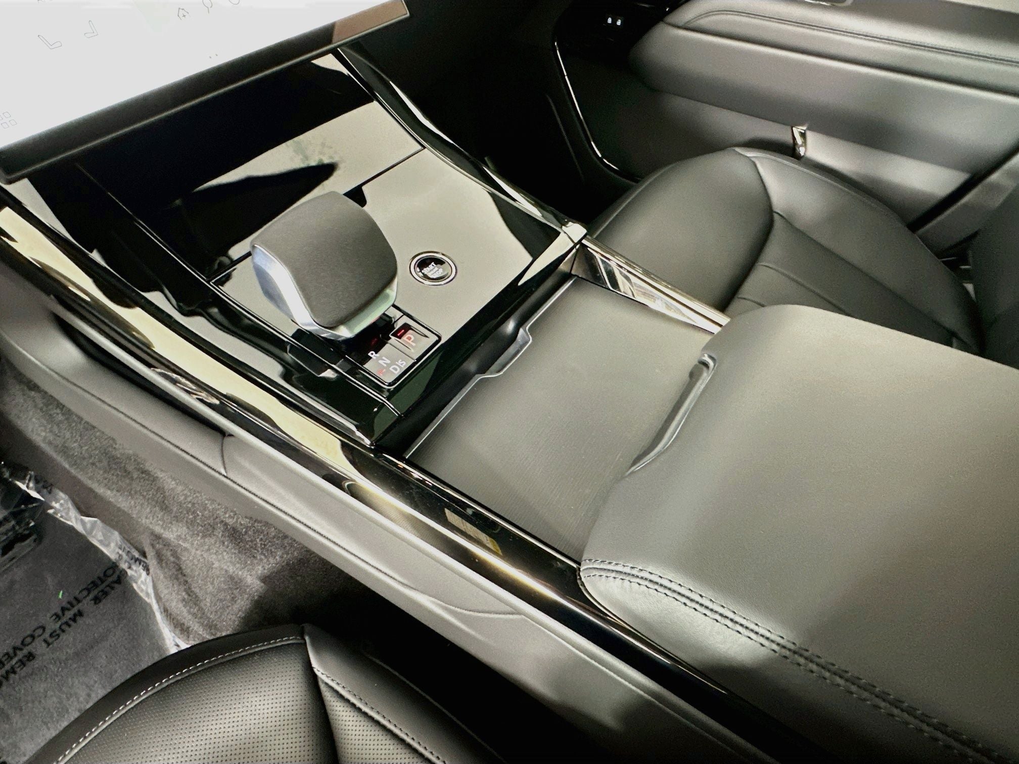 2026 Land Rover Range Rover Sport SE