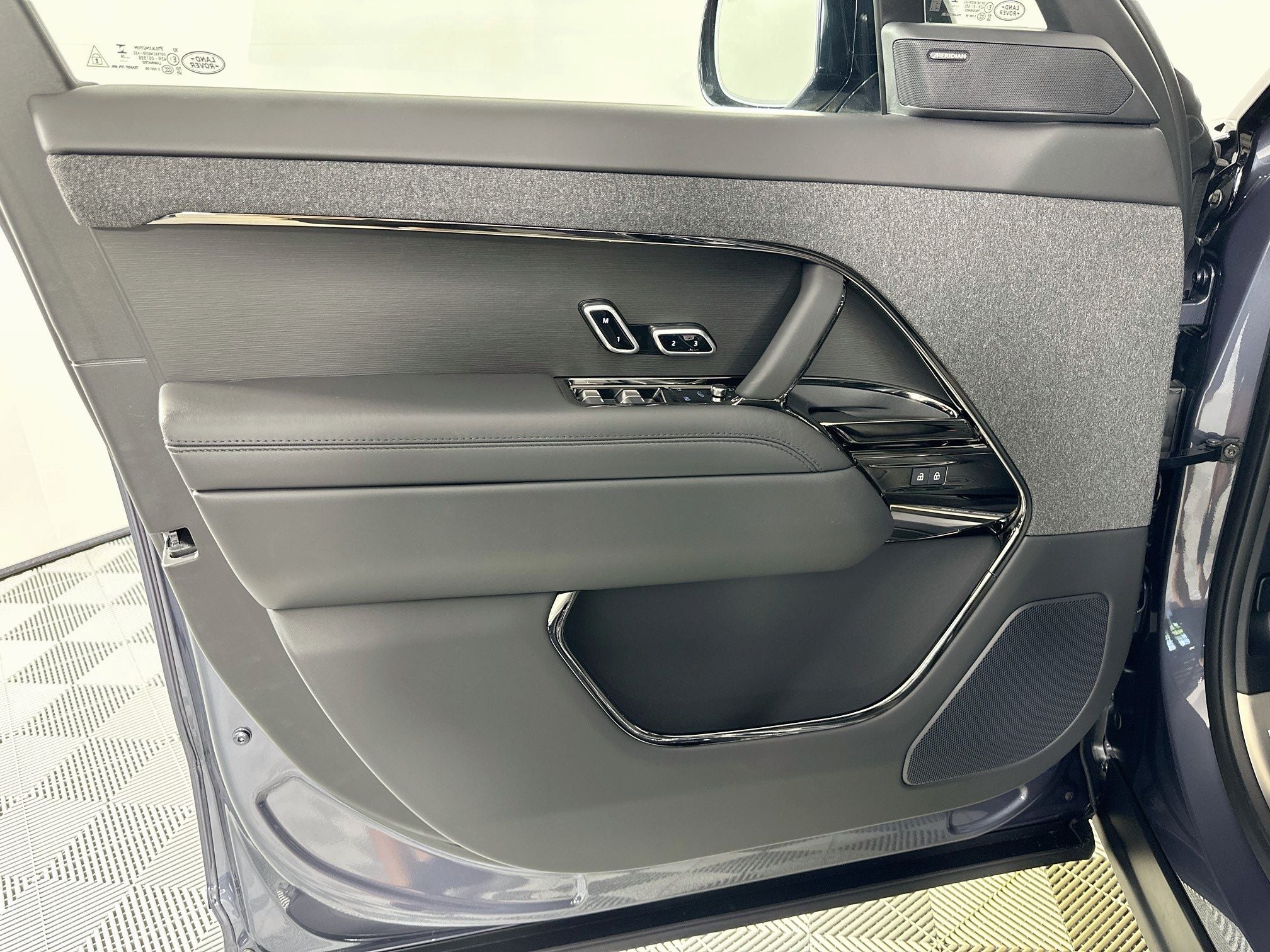 2026 Land Rover Range Rover Sport SE