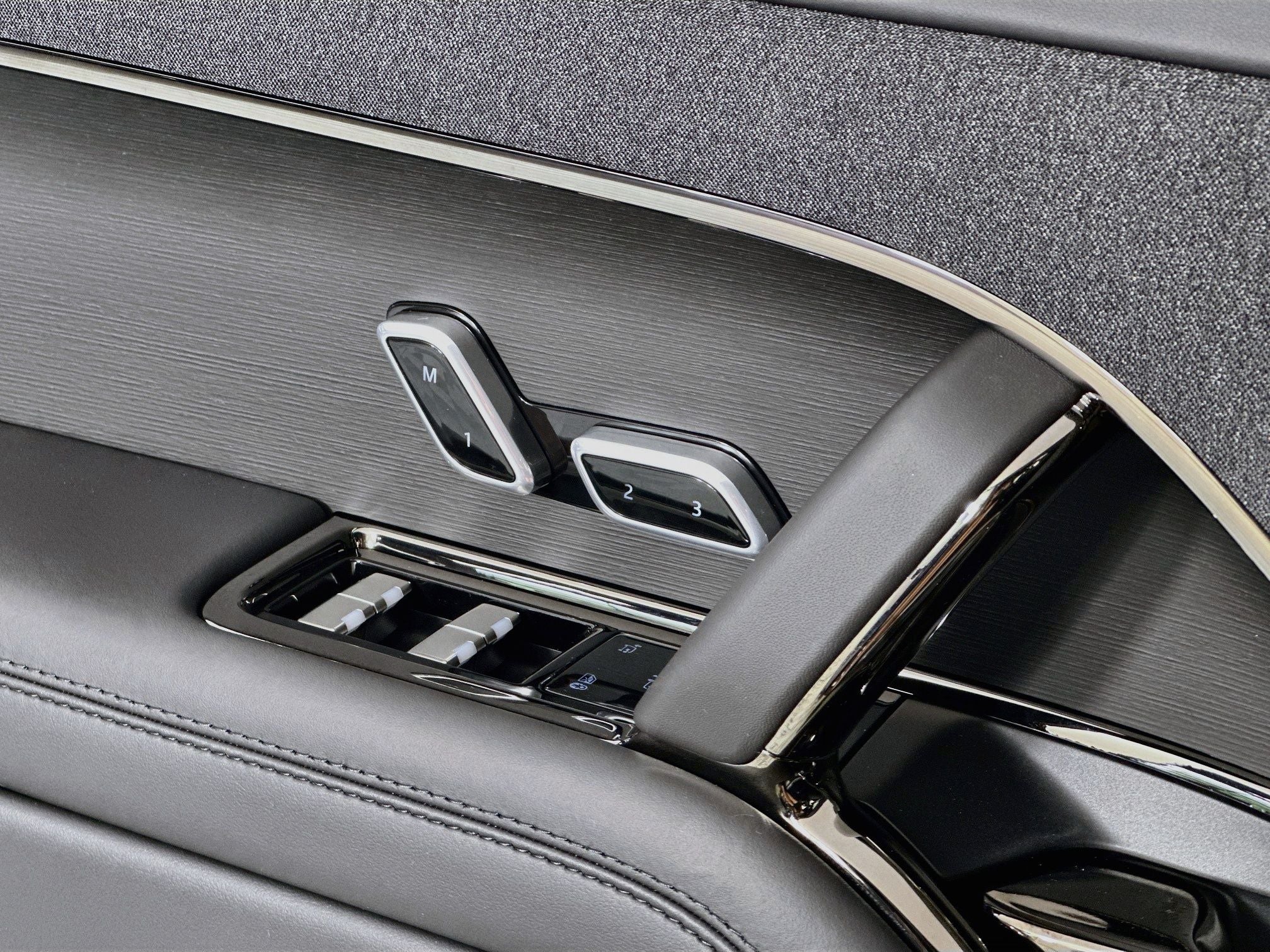 2026 Land Rover Range Rover Sport SE
