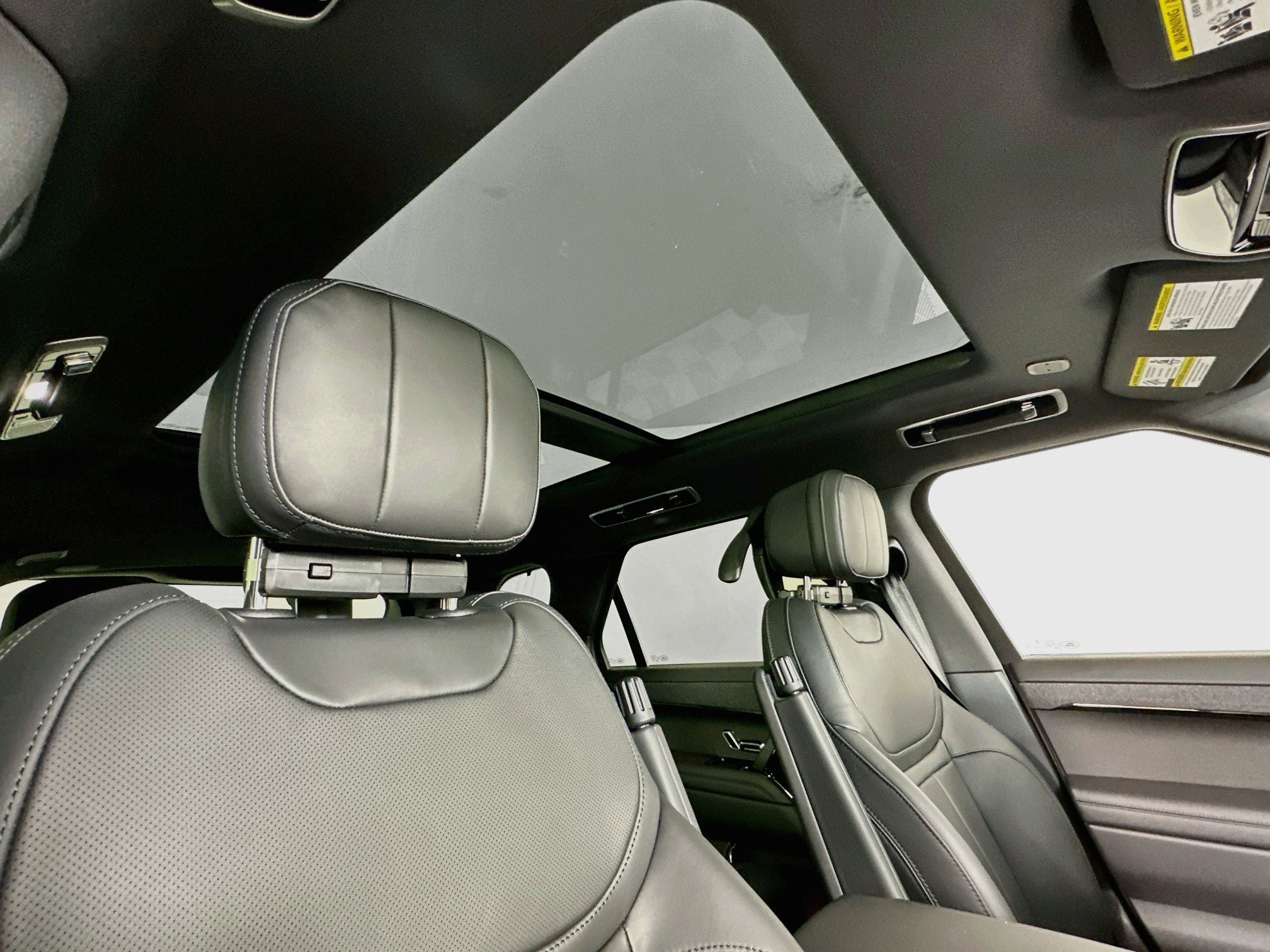 2026 Land Rover Range Rover Sport SE