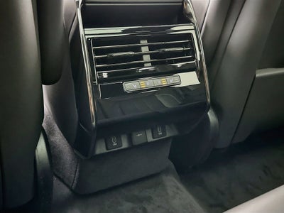 2026 Land Rover Range Rover Sport SE