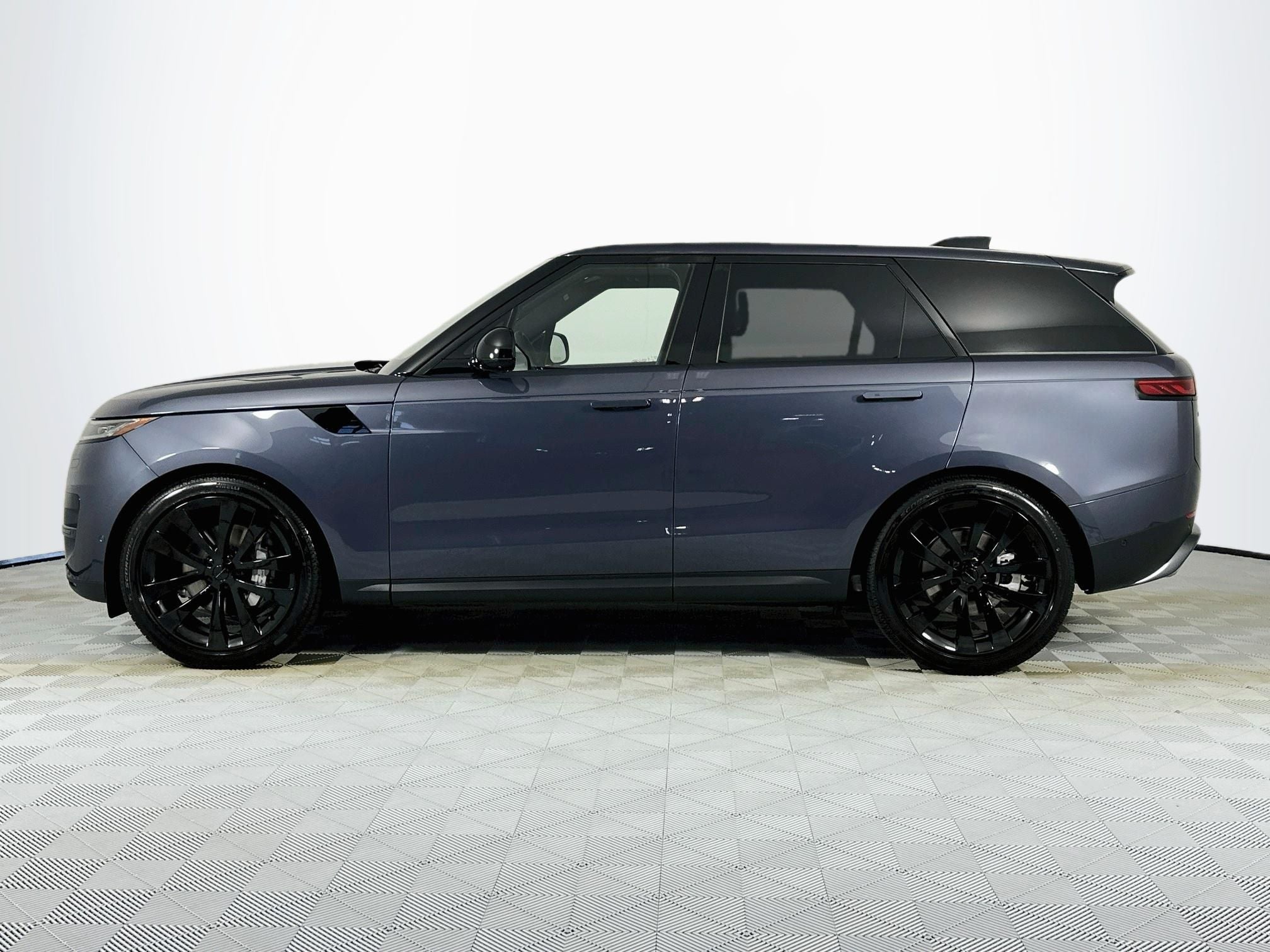 2026 Land Rover Range Rover Sport SE