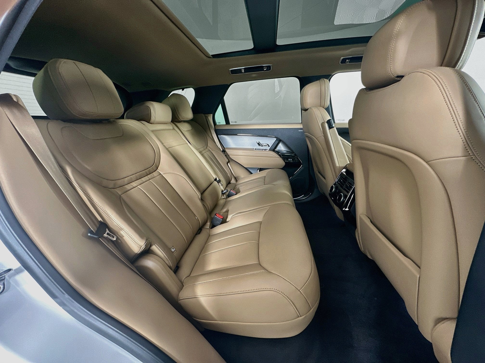 2027 Land Rover Range Rover Sport SE