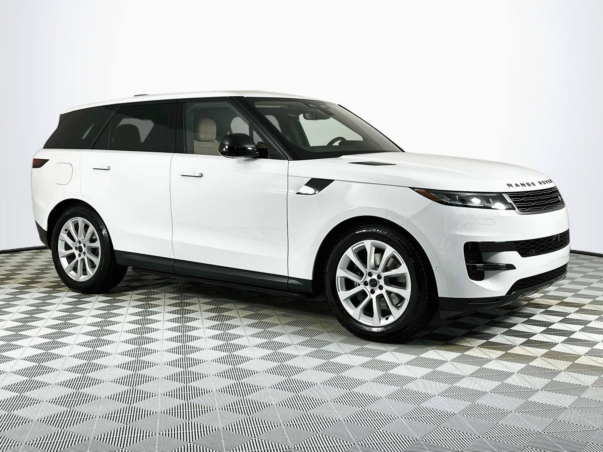 2027 Land Rover Range Rover Sport SE