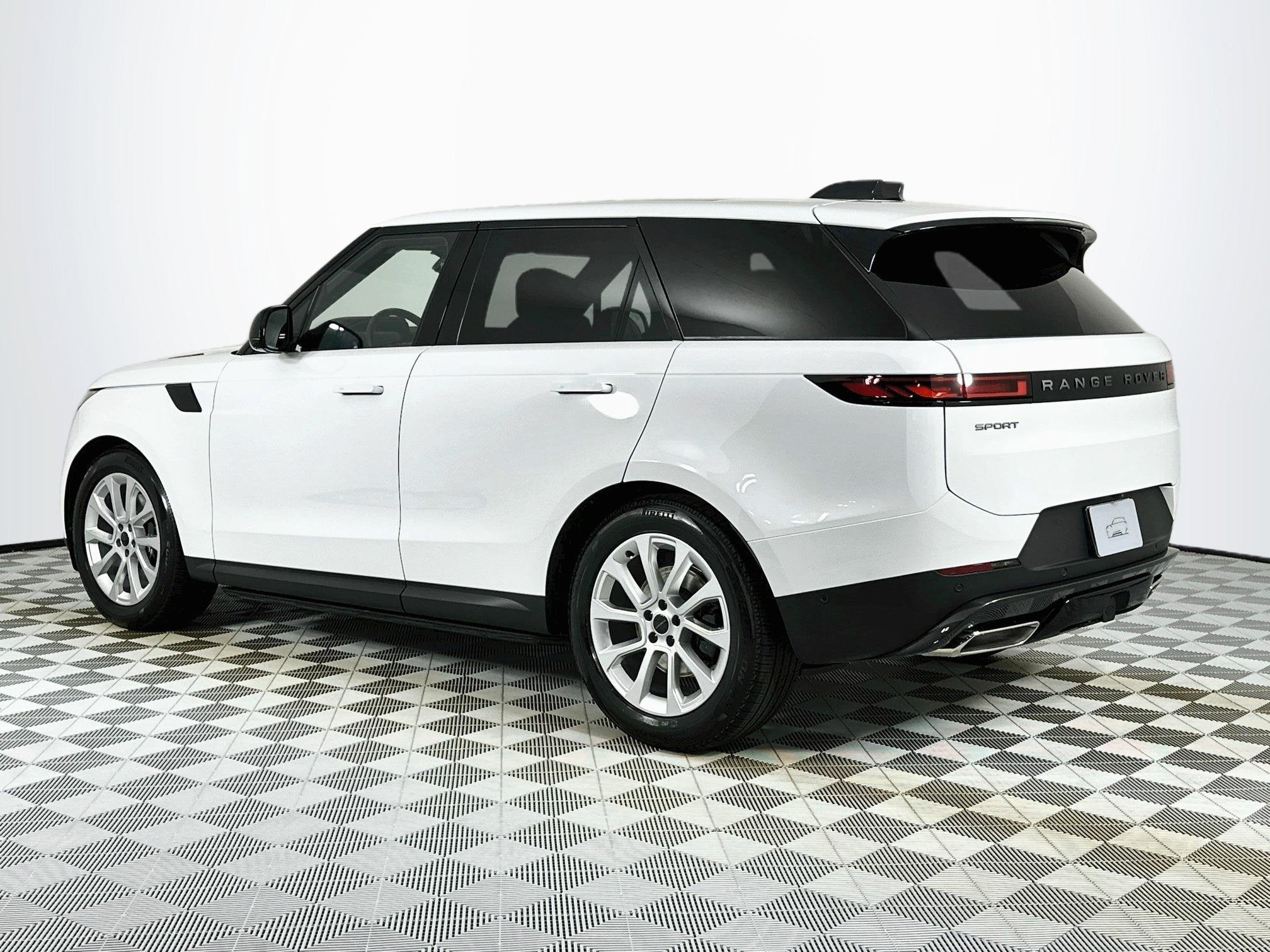2027 Land Rover Range Rover Sport SE