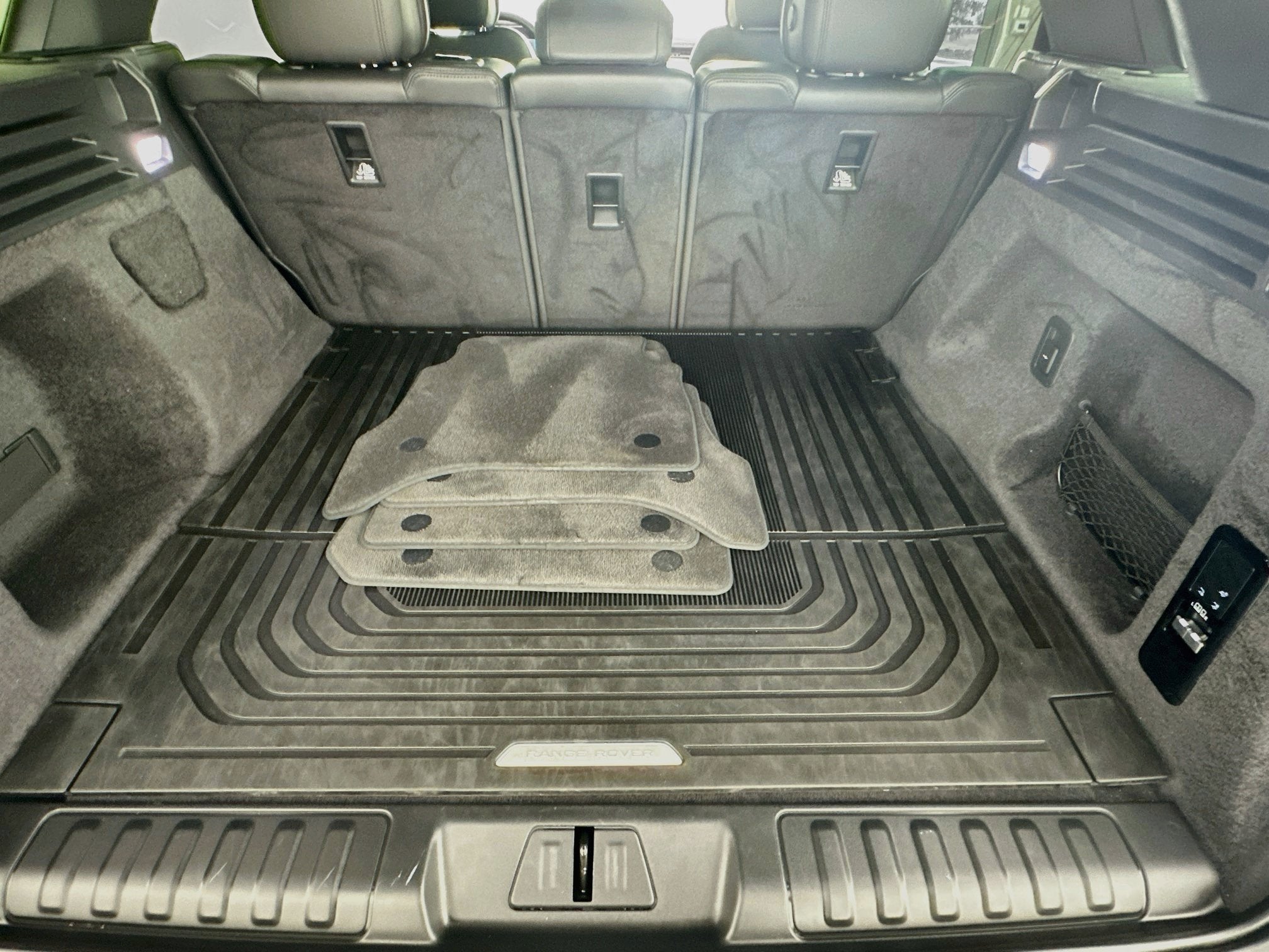2024 Land Rover Range Rover Sport SE