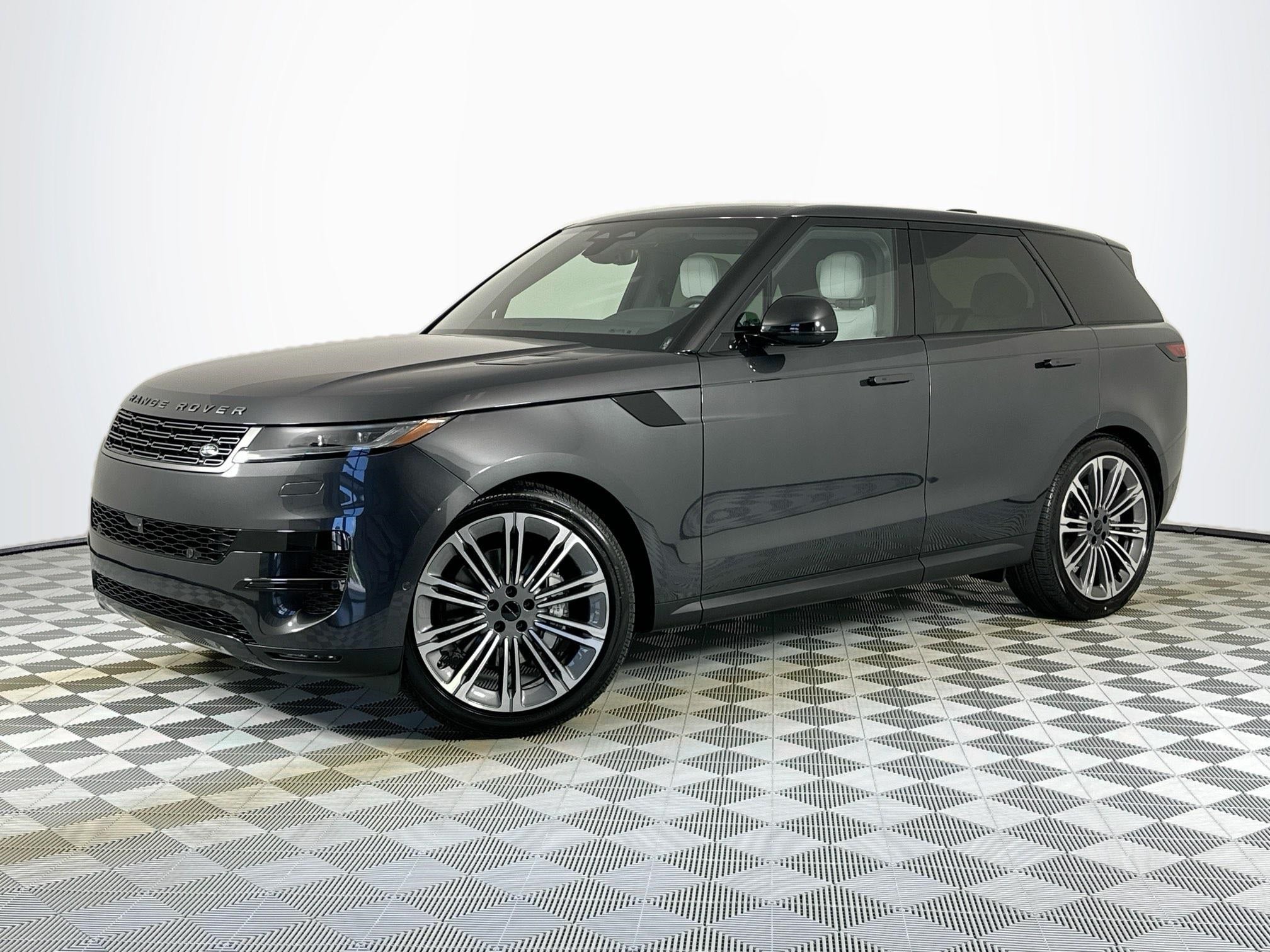 2026 Land Rover Range Rover Sport SE