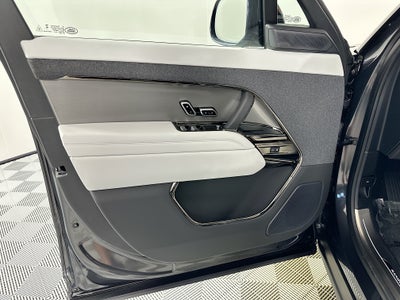 2026 Land Rover Range Rover Sport SE