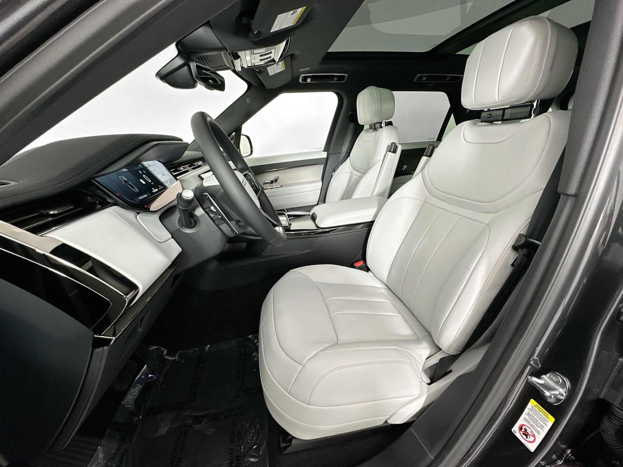 2026 Land Rover Range Rover Sport SE