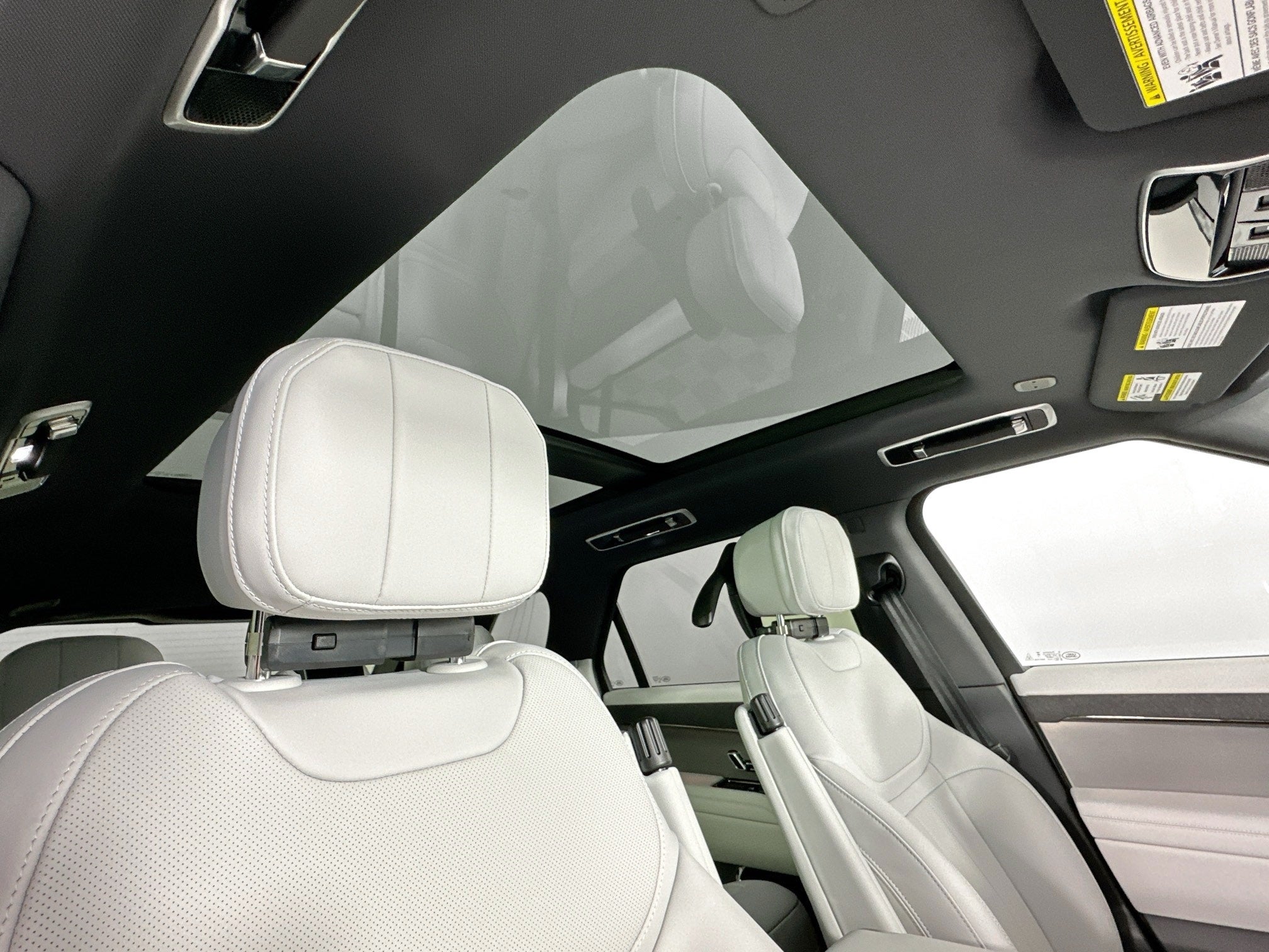 2026 Land Rover Range Rover Sport SE