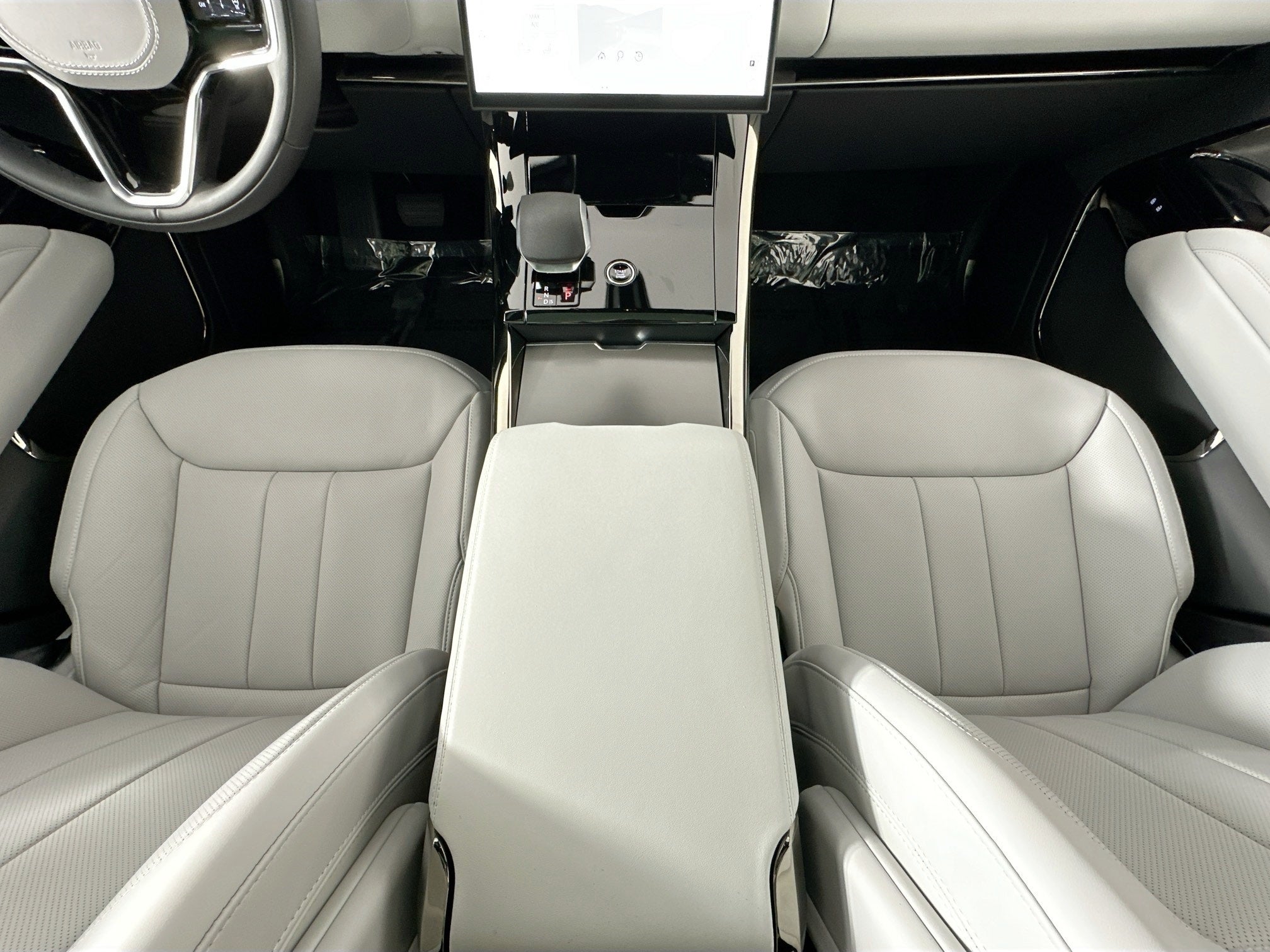 2026 Land Rover Range Rover Sport SE