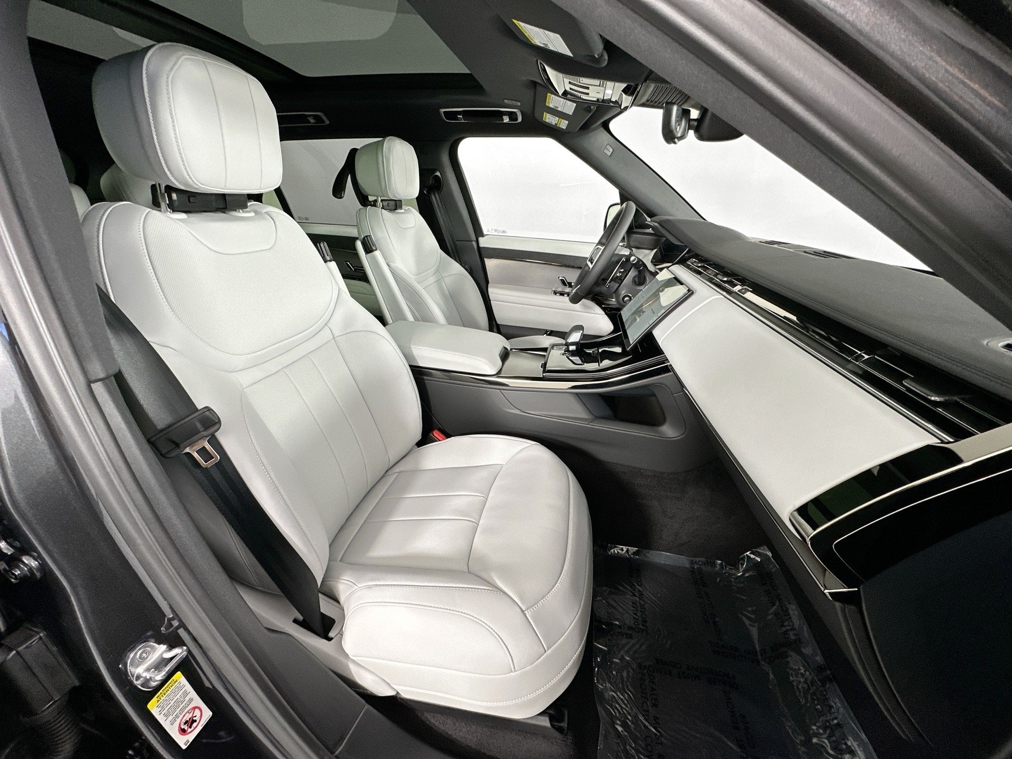 2026 Land Rover Range Rover Sport SE