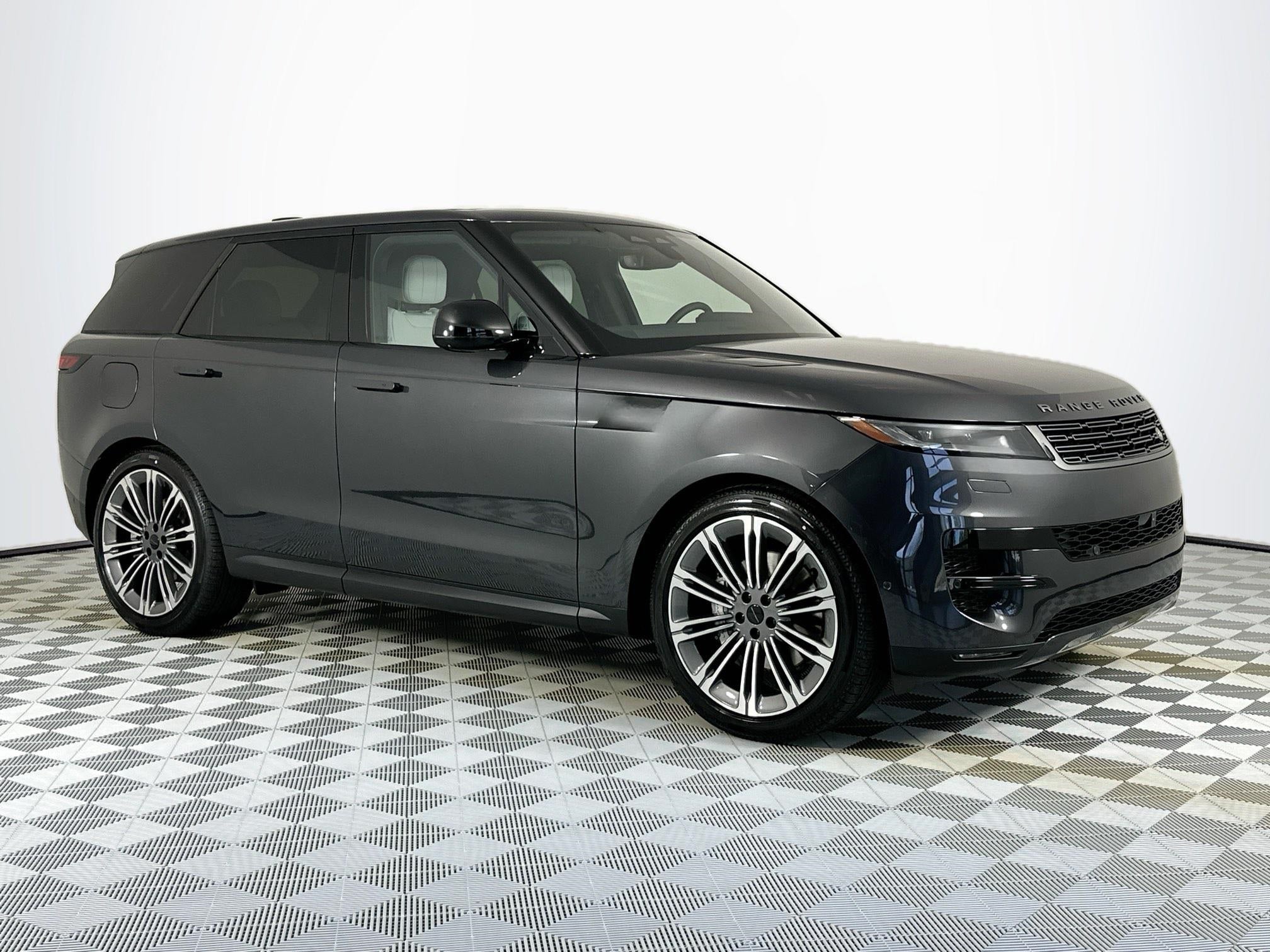 2026 Land Rover Range Rover Sport SE