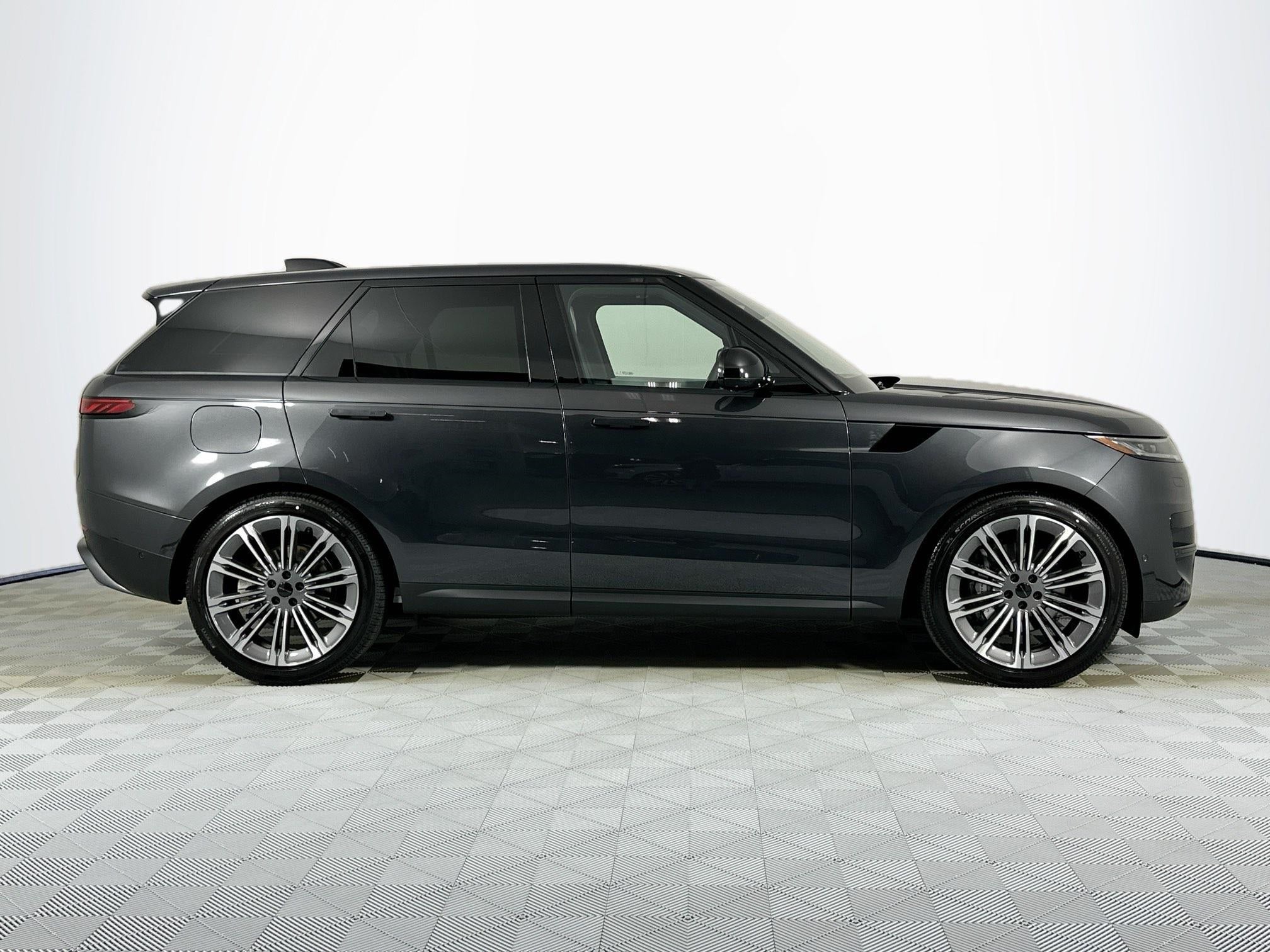 2026 Land Rover Range Rover Sport SE