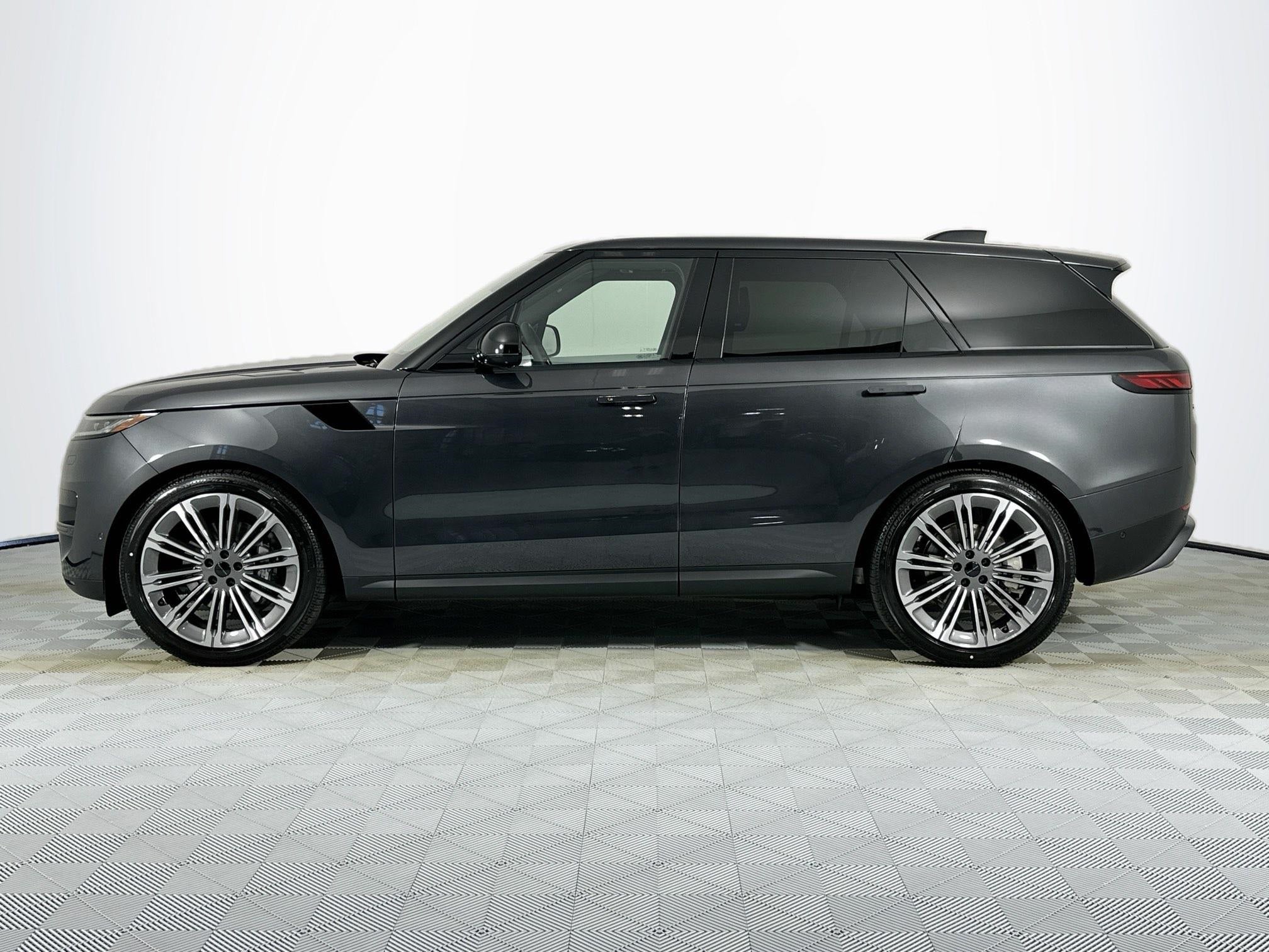 2026 Land Rover Range Rover Sport SE