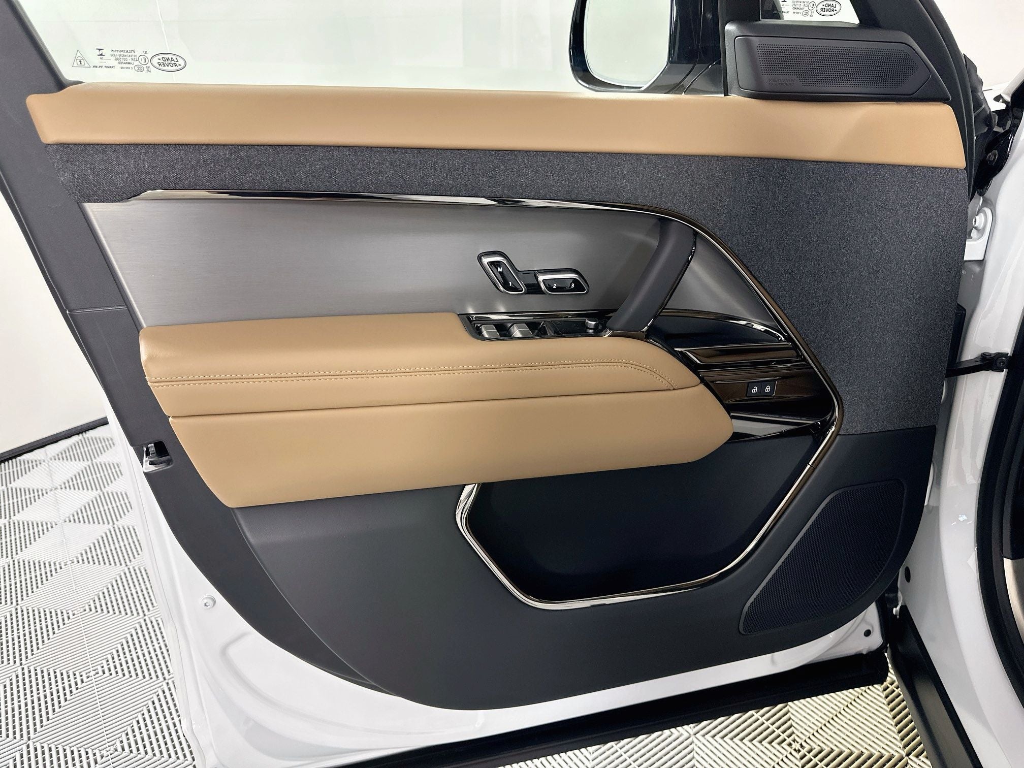 2026 Land Rover Range Rover Sport SE