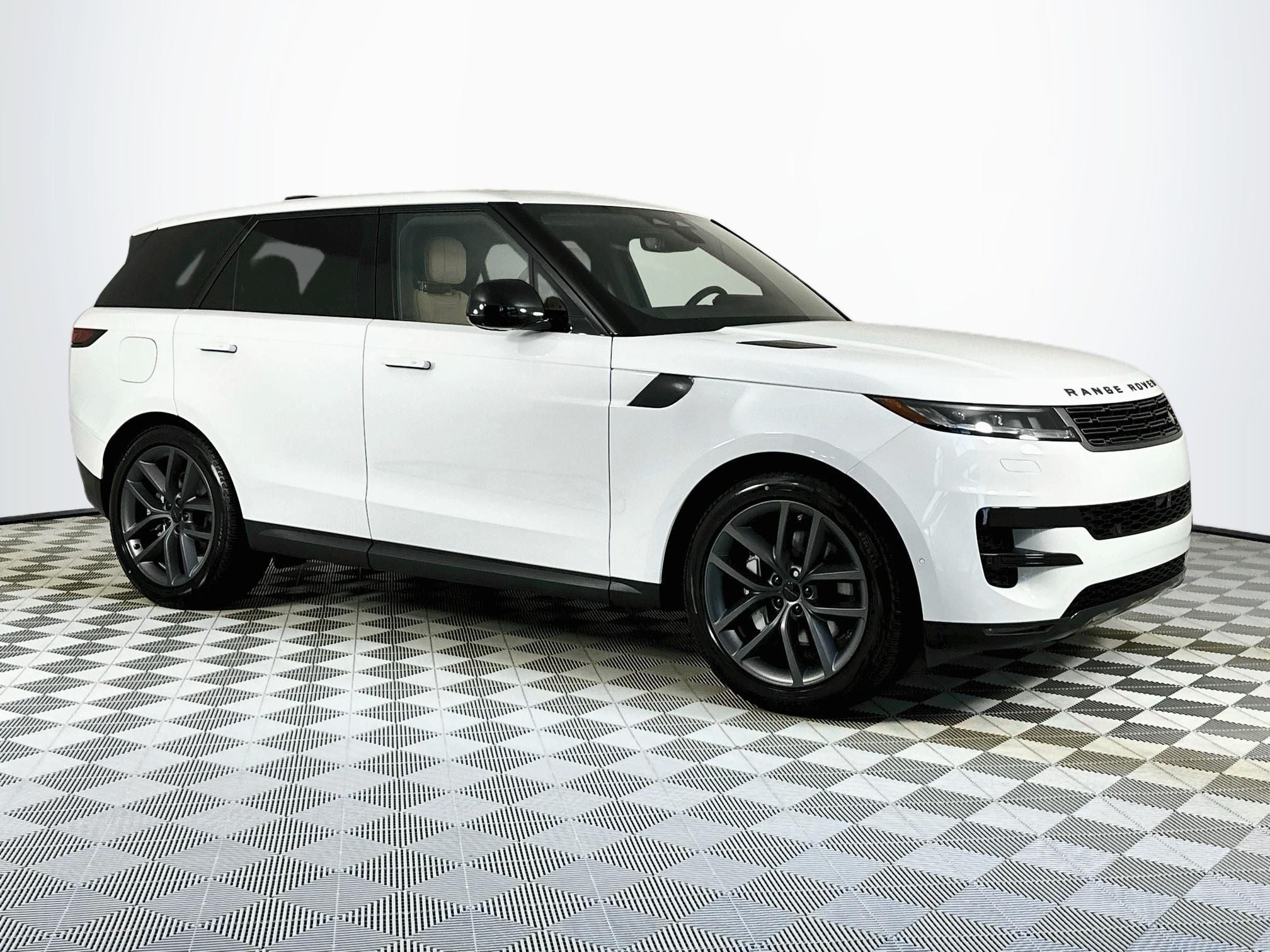 2026 Land Rover Range Rover Sport SE