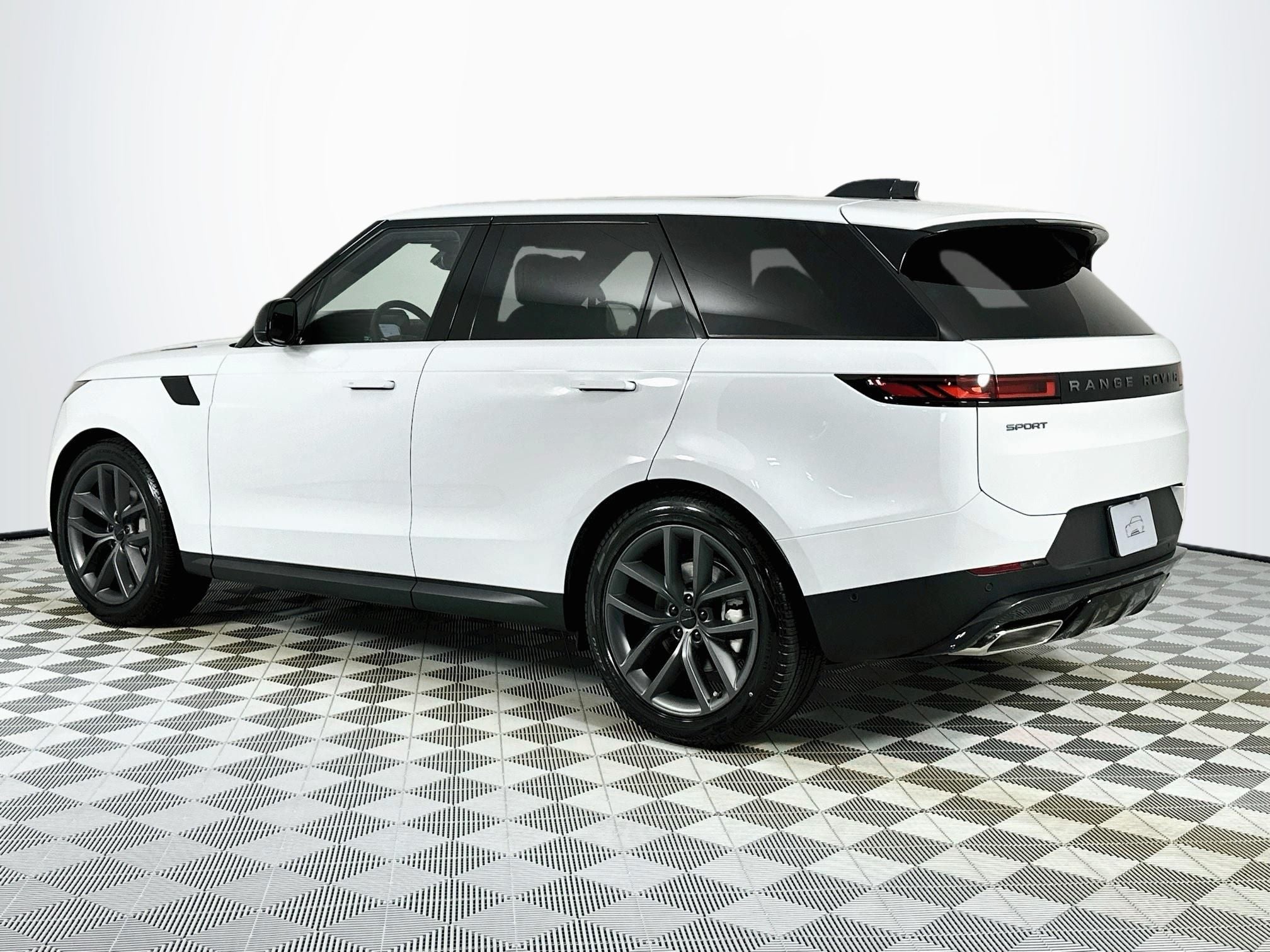 2026 Land Rover Range Rover Sport SE