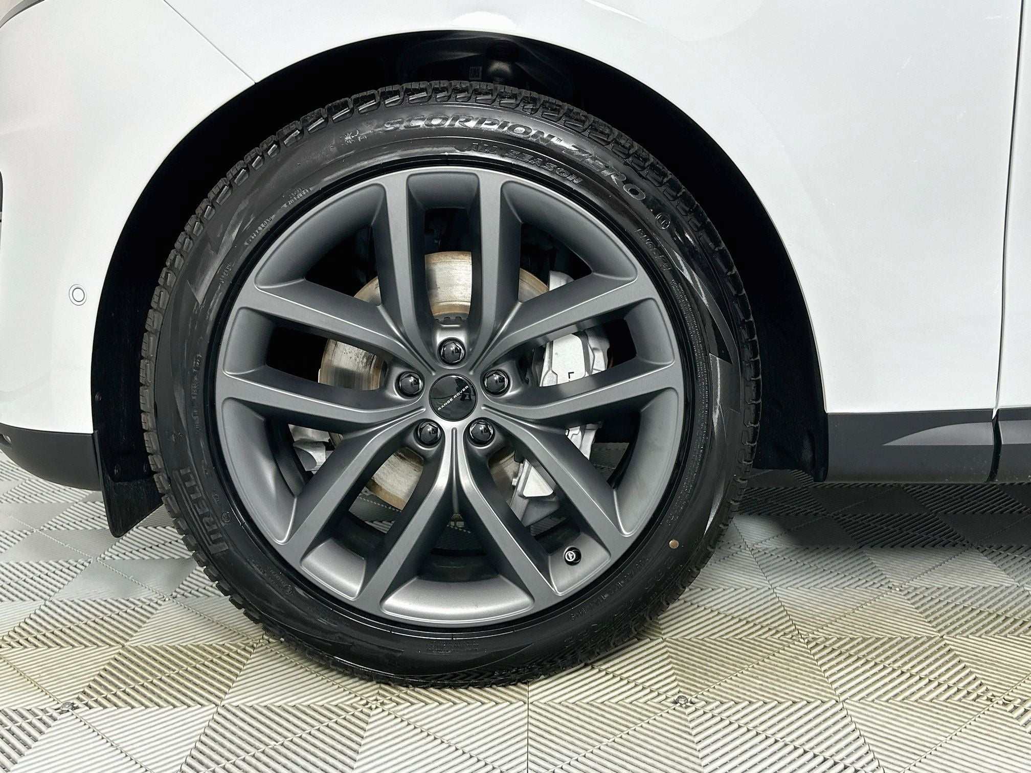 2026 Land Rover Range Rover Sport SE